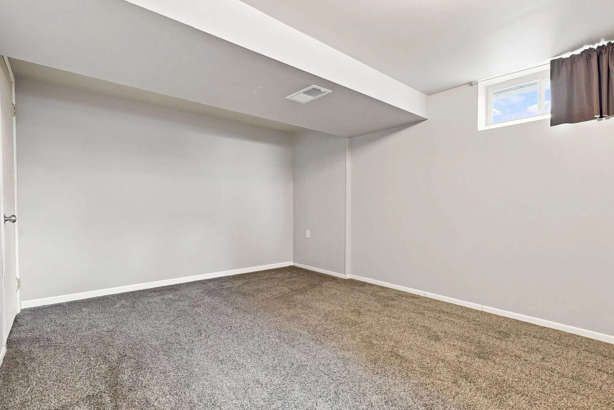 Photo 33 of 725 50 1/2 Ne Avenue