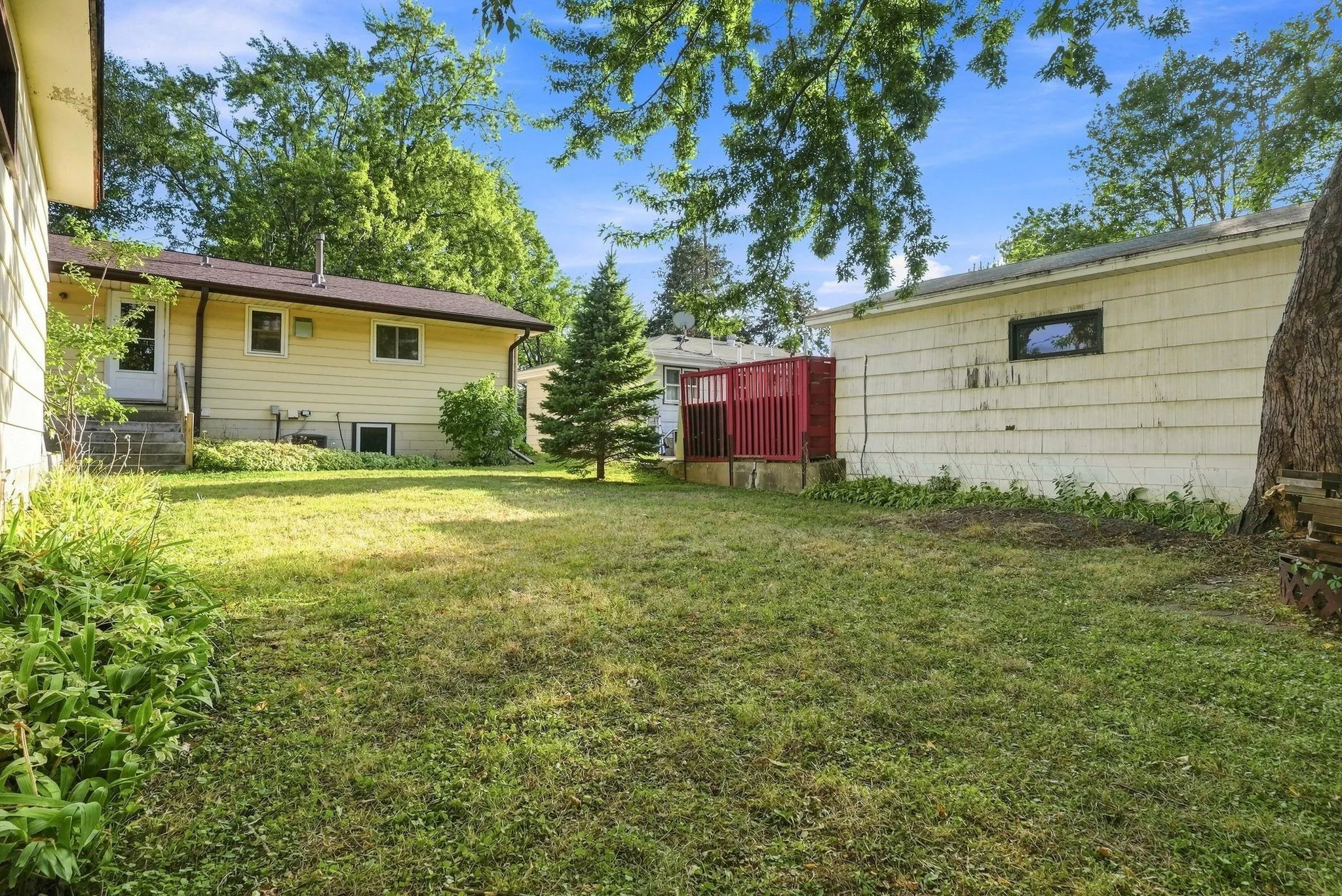 Photo 40 of 725 50 1/2 Ne Avenue