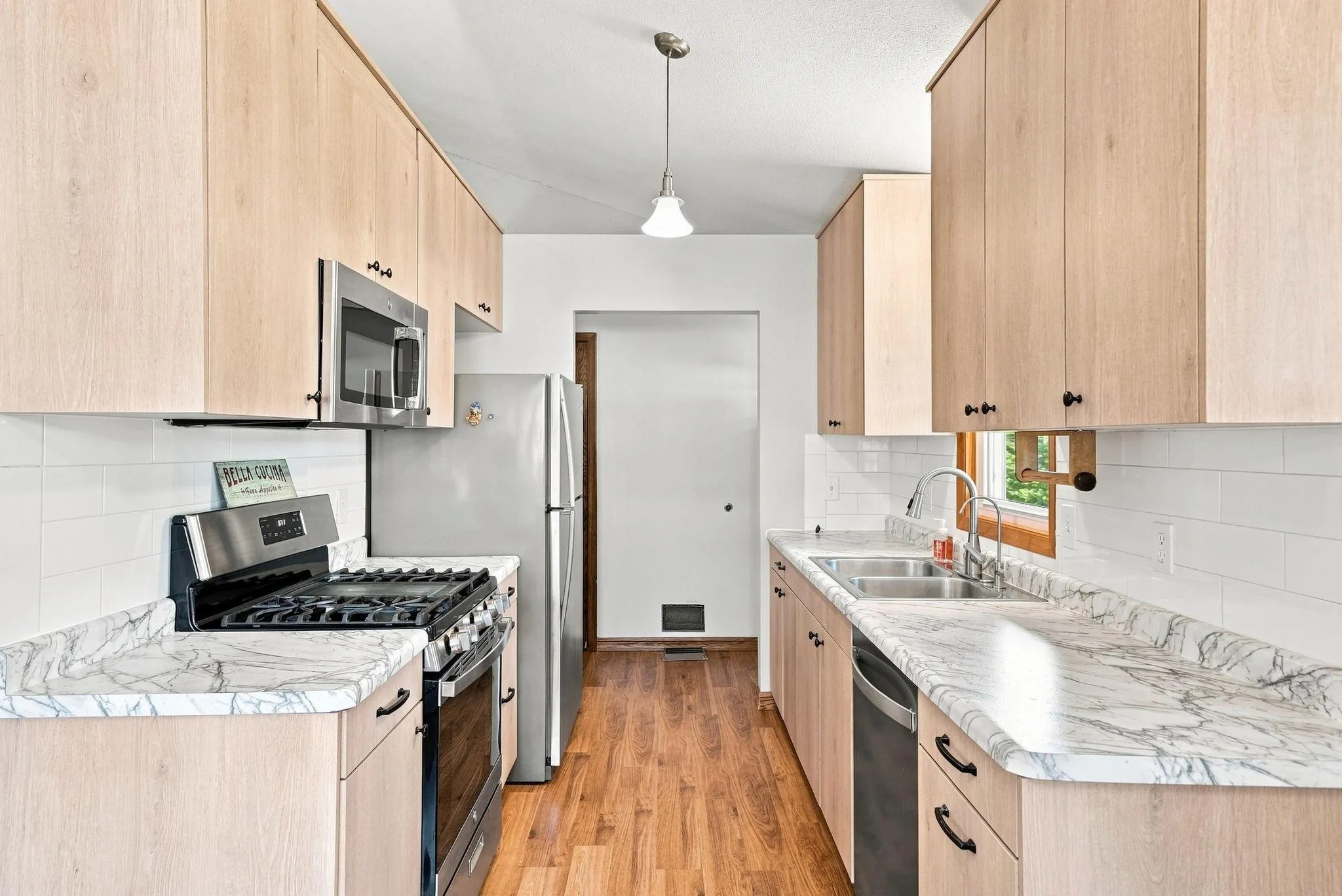 Photo 10 of 725 50 1/2 Ne Avenue