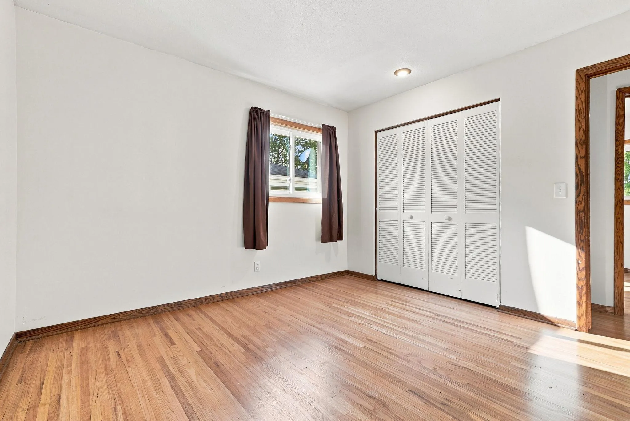 Photo 15 of 725 50 1/2 Ne Avenue