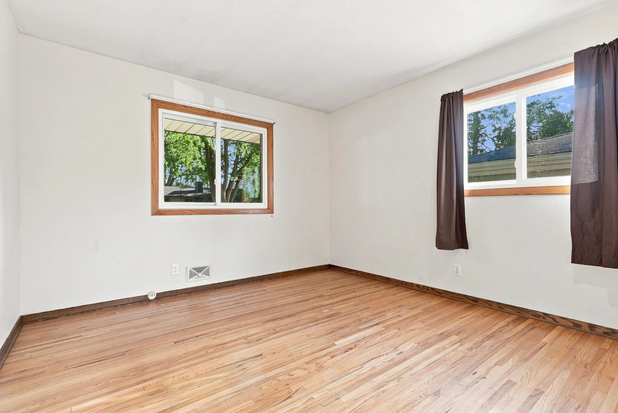 Photo 17 of 725 50 1/2 Ne Avenue