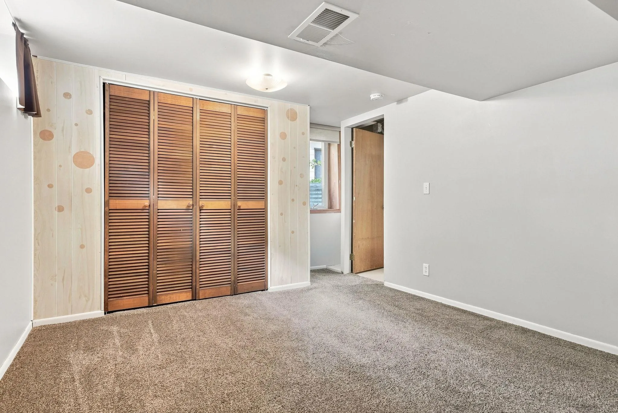 Photo 31 of 725 50 1/2 Ne Avenue