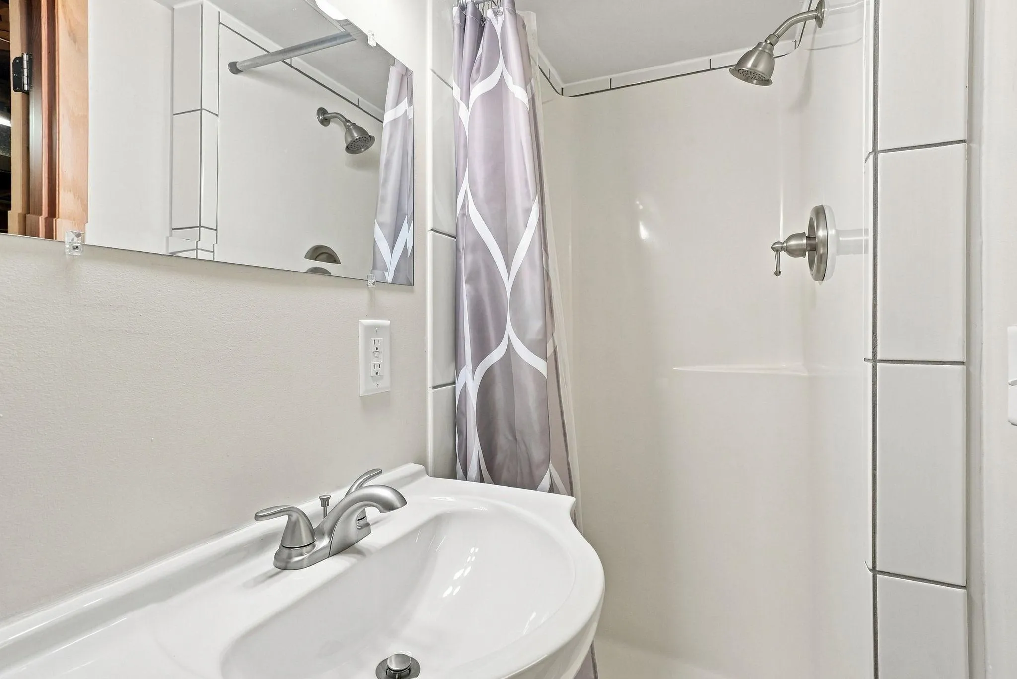 Photo 36 of 725 50 1/2 Ne Avenue