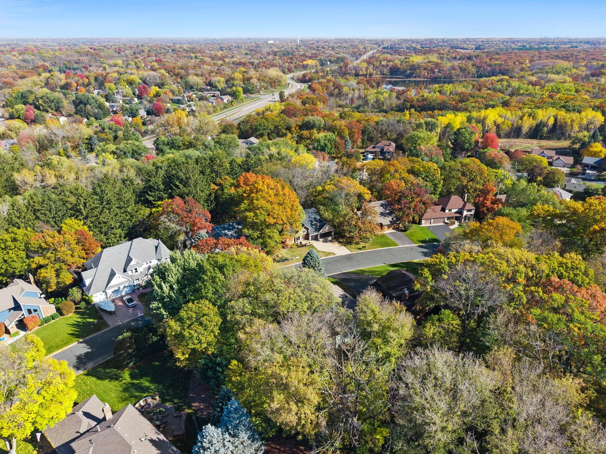 Photo 5 of 4640 Parkcliff Drive