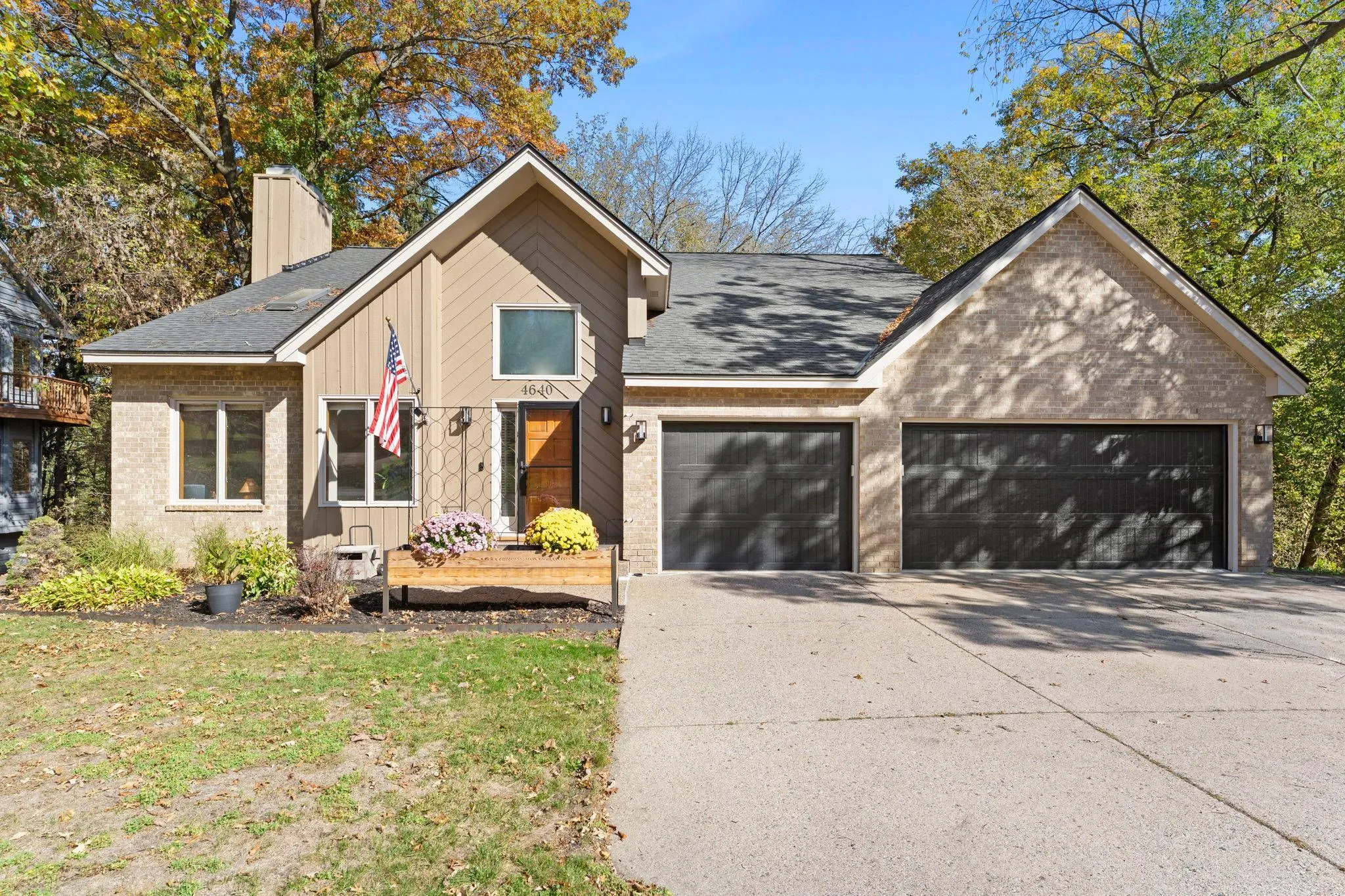 Photo 12 of 4640 Parkcliff Drive