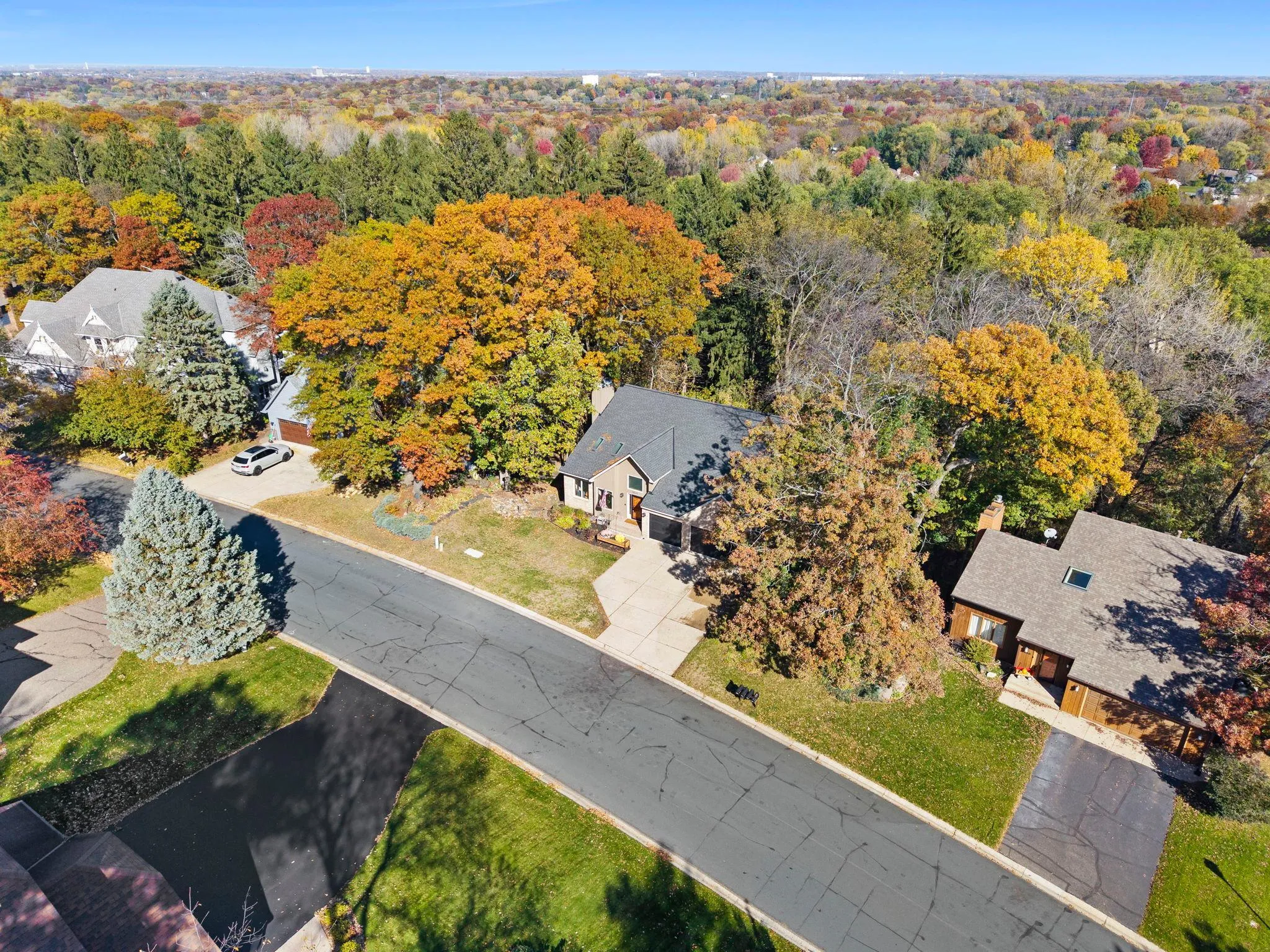 Photo 2 of 4640 Parkcliff Drive