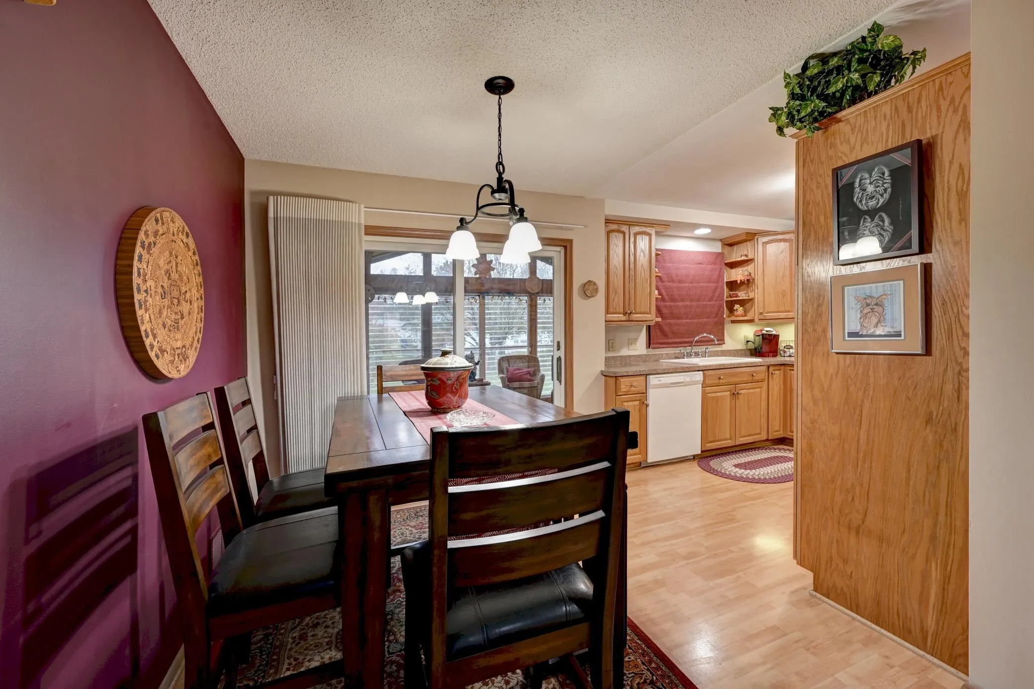 Photo 7 of 31 65 1/2 Ne Way