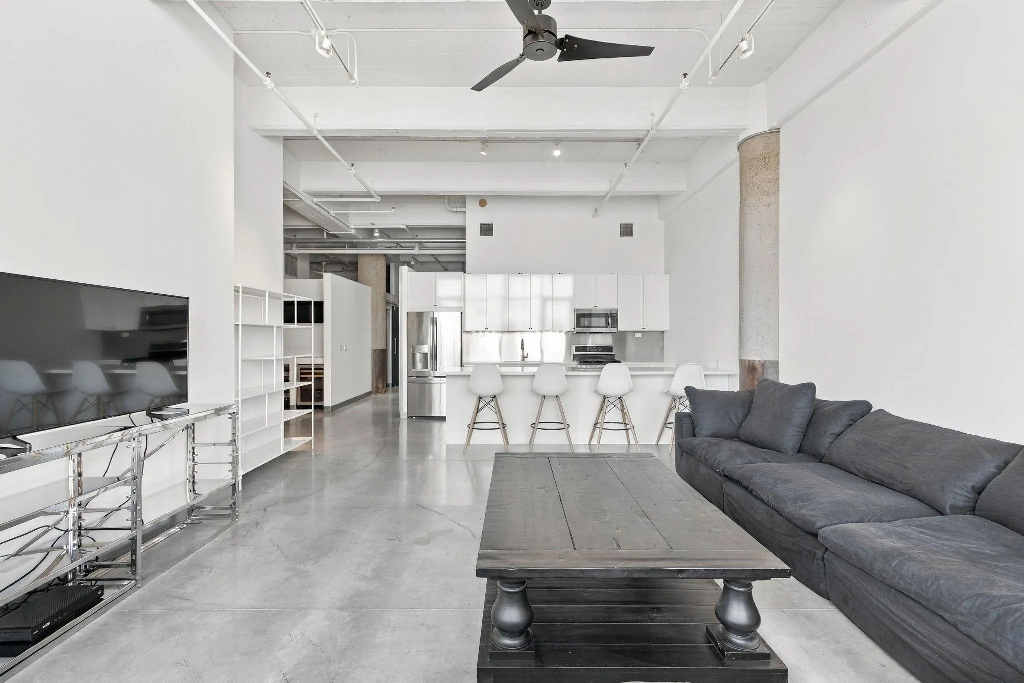 Photo 5 of 700 Washington N Avenue Unit 420