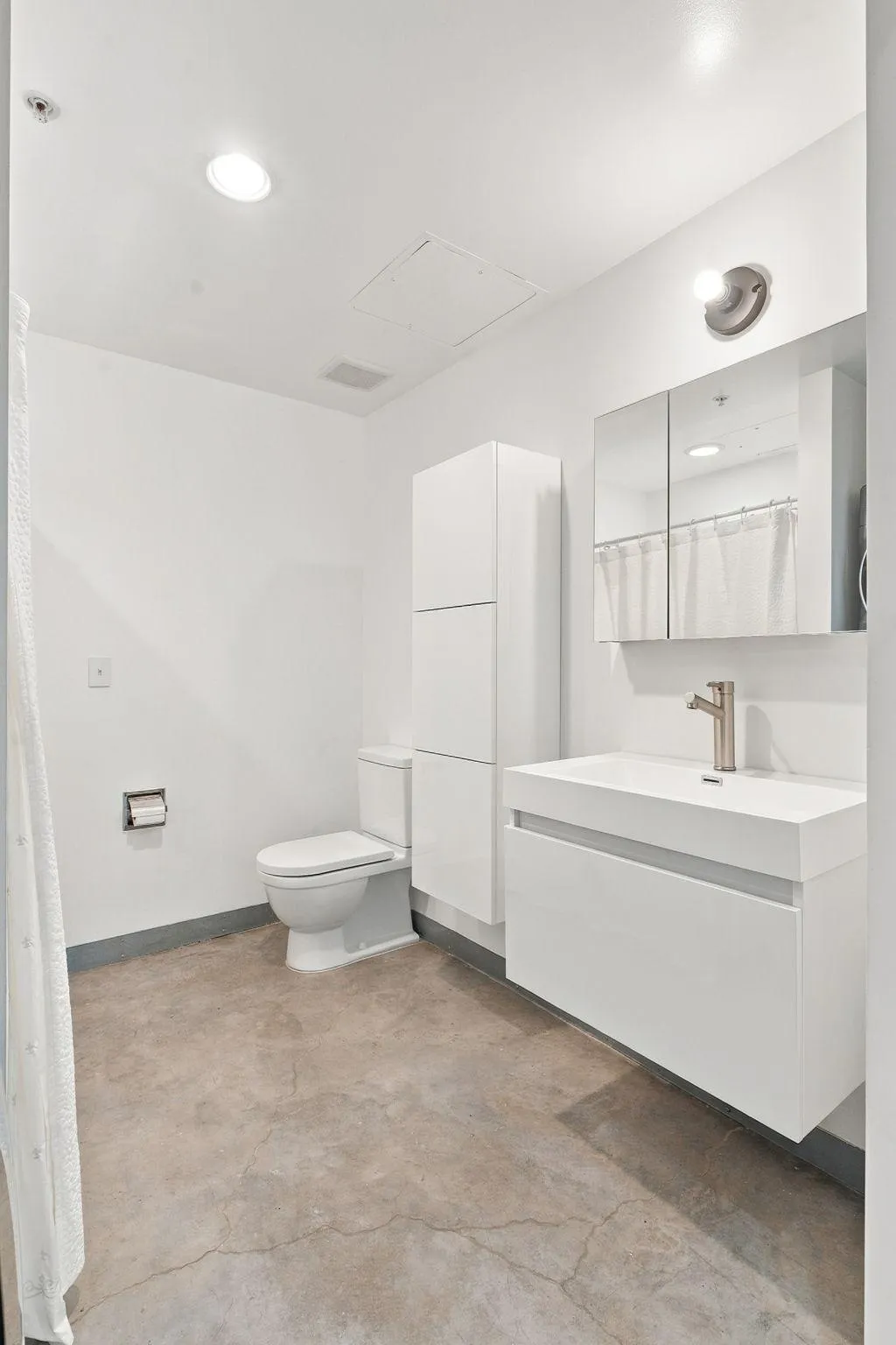 Photo 26 of 700 Washington N Avenue Unit 420