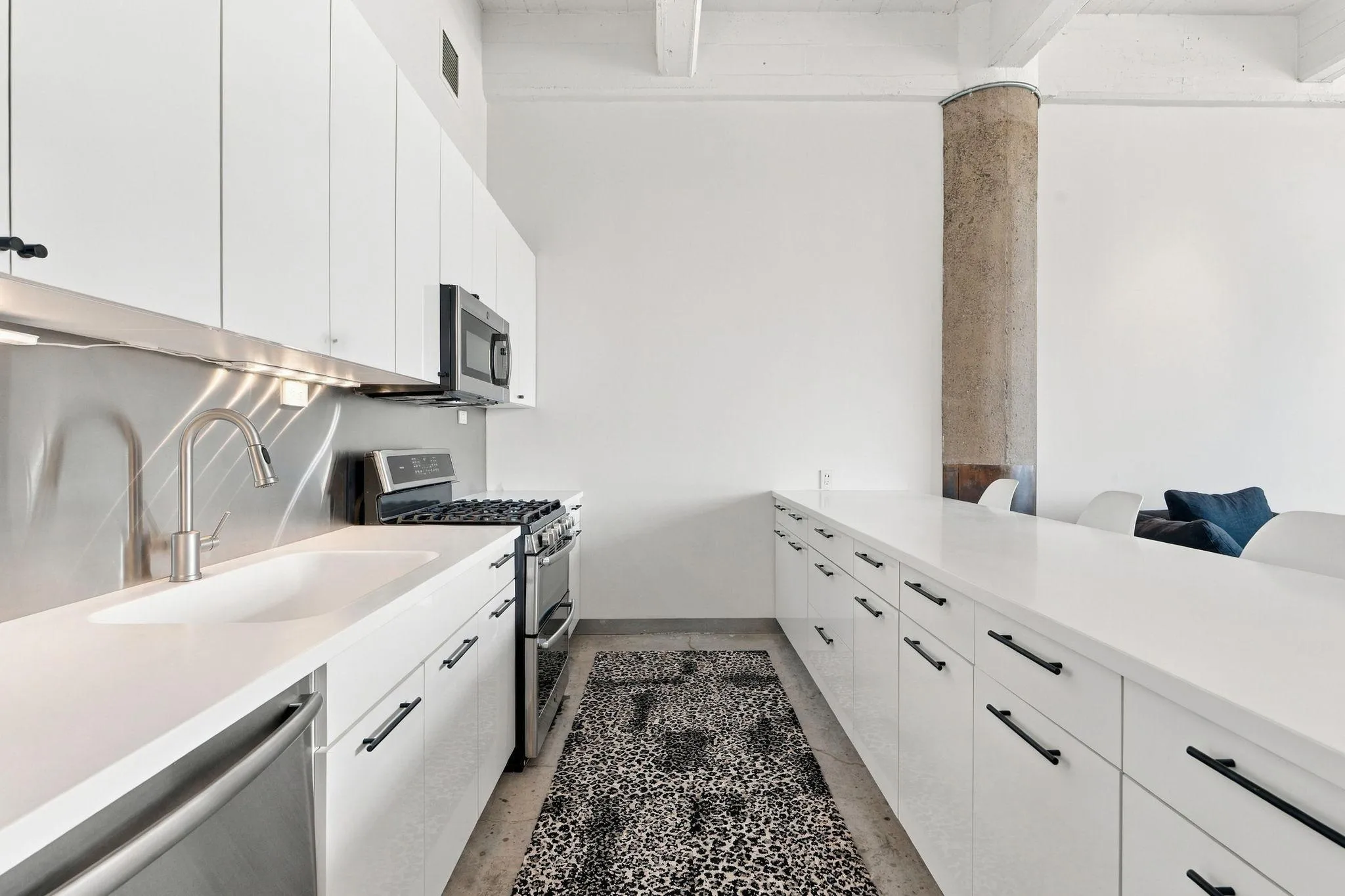 Photo 14 of 700 Washington N Avenue Unit 420