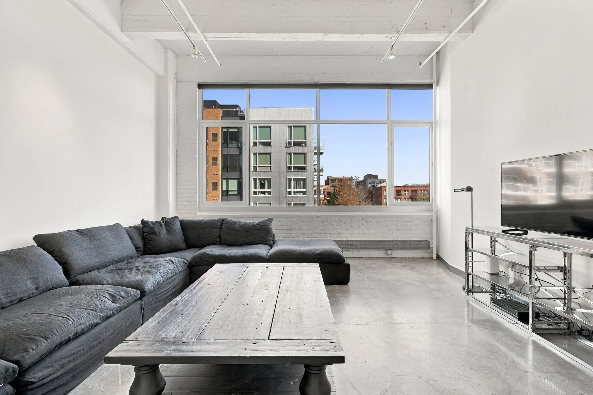 Photo 2 of 700 Washington N Avenue Unit 420