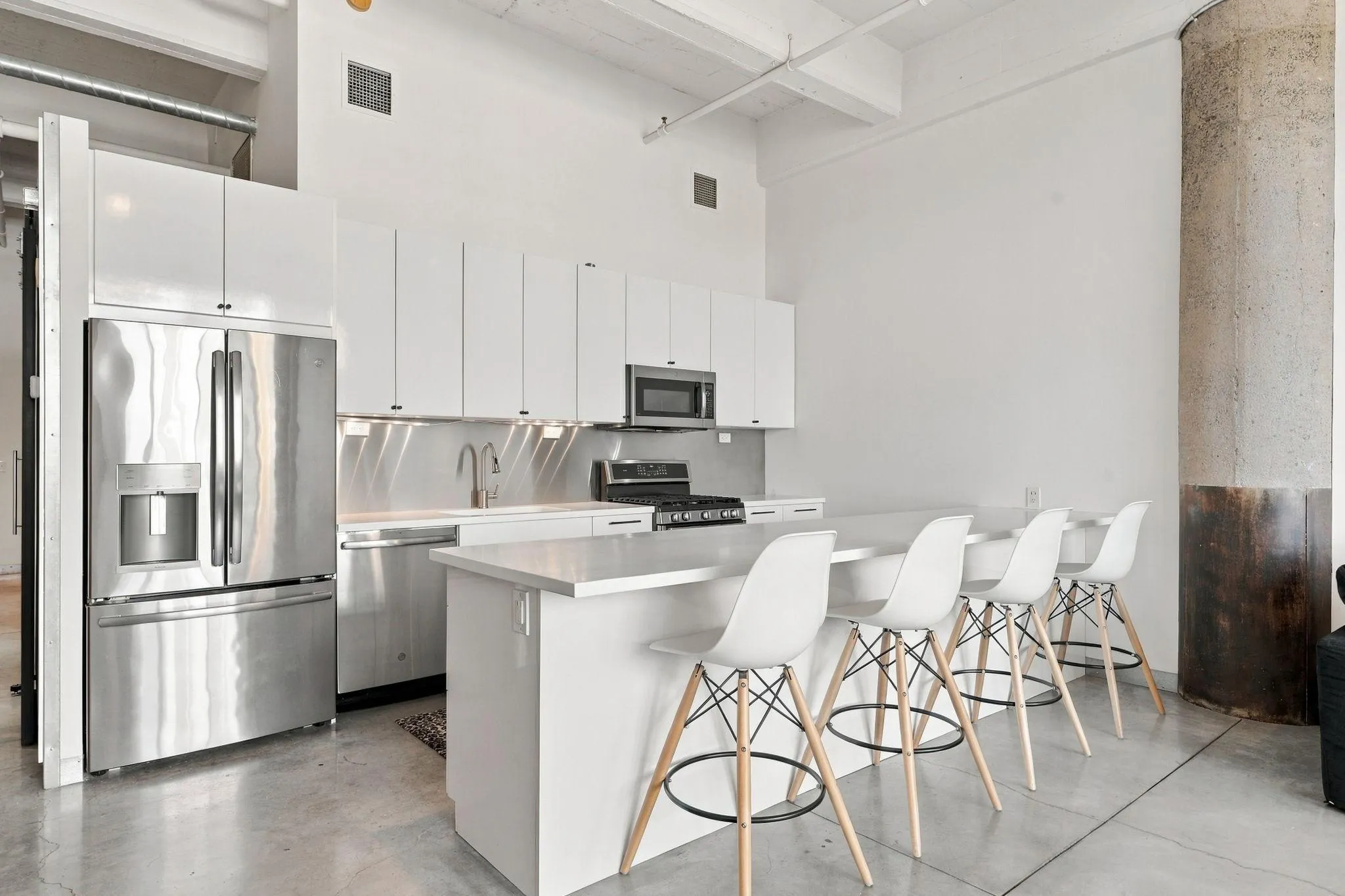 Photo 13 of 700 Washington N Avenue Unit 420