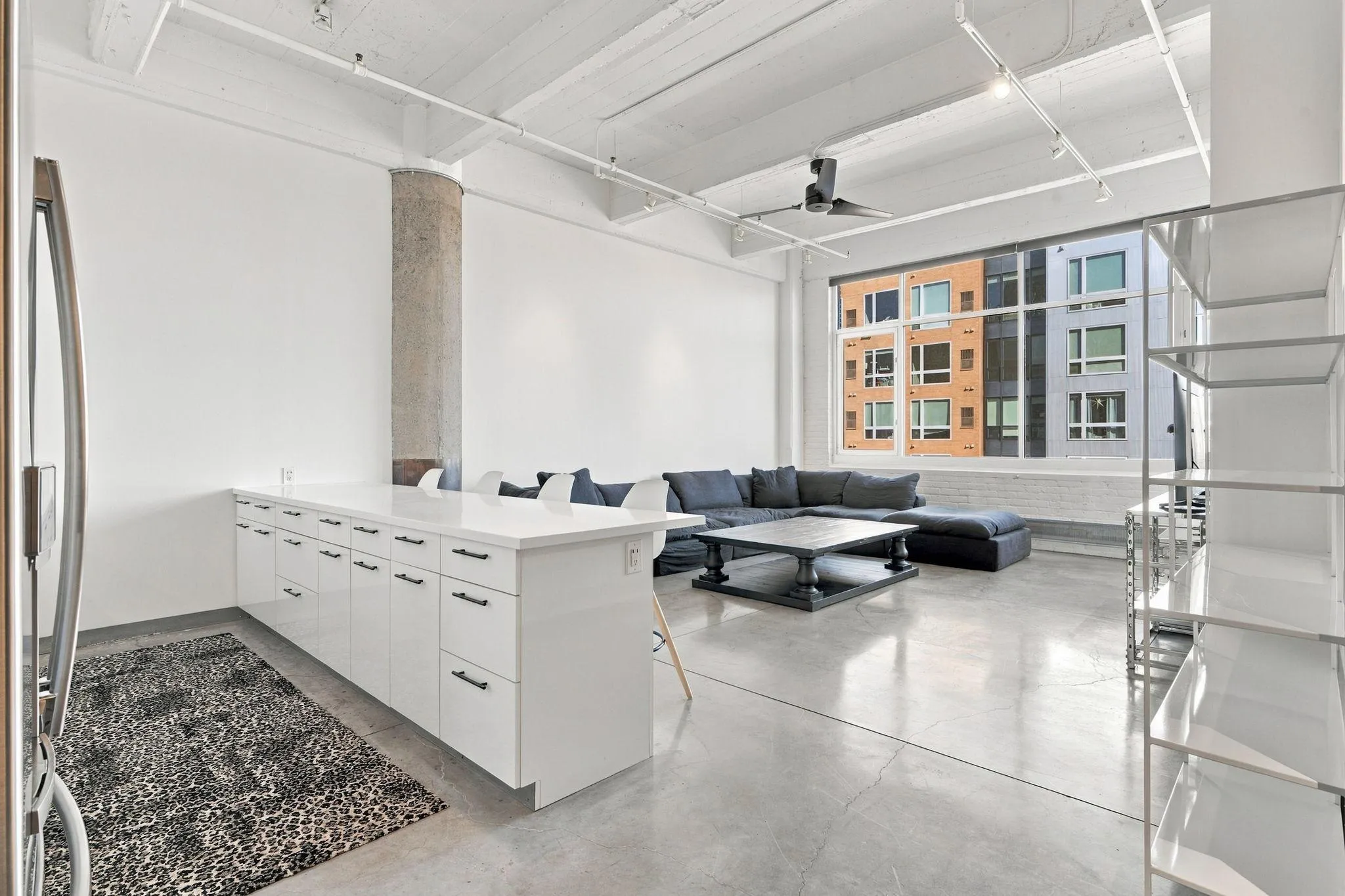 Photo 9 of 700 Washington N Avenue Unit 420