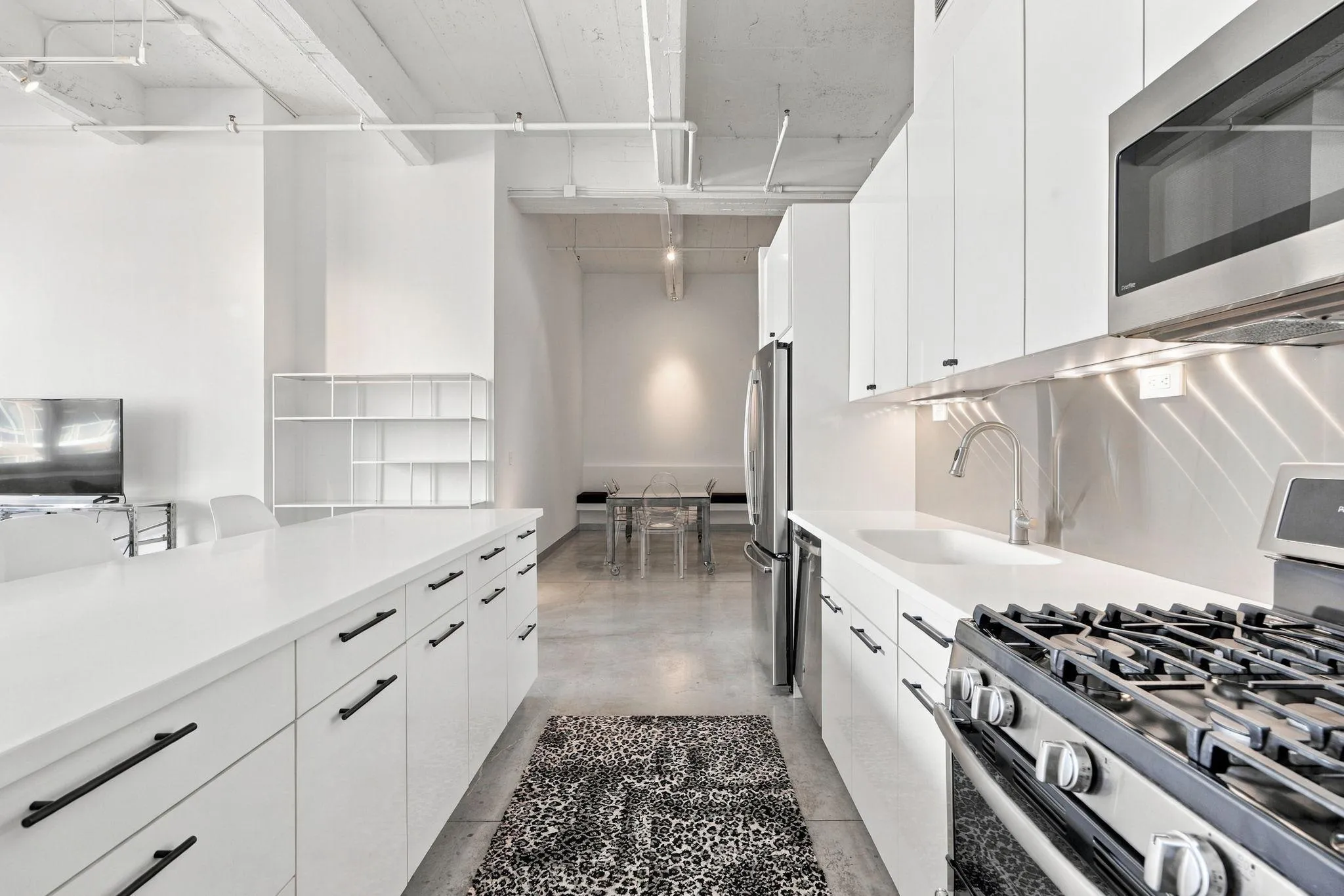 Photo 15 of 700 Washington N Avenue Unit 420