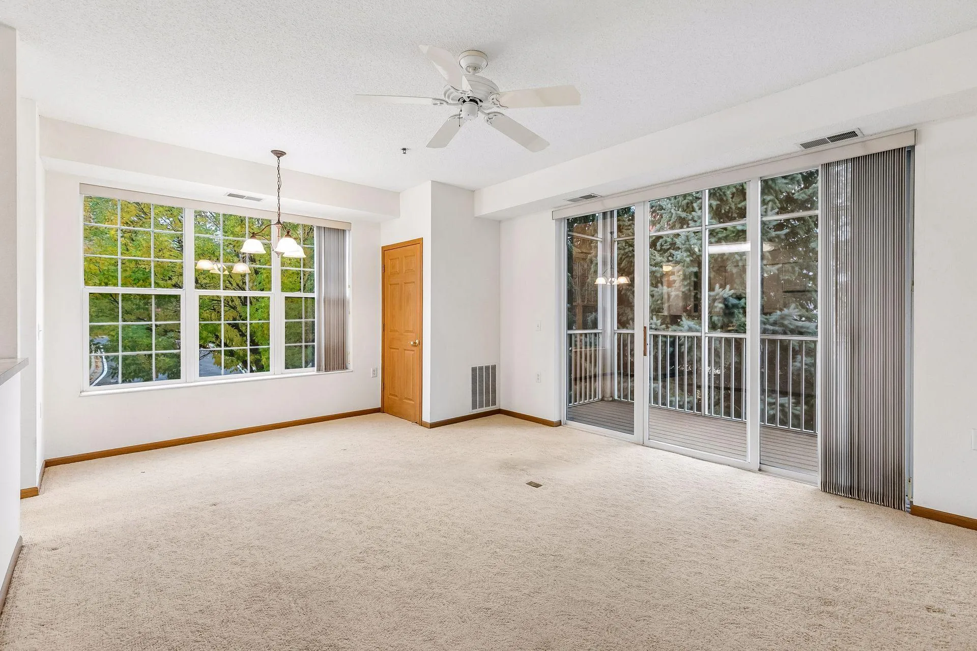Photo 11 of 15001 Burnhaven Drive Unit 120