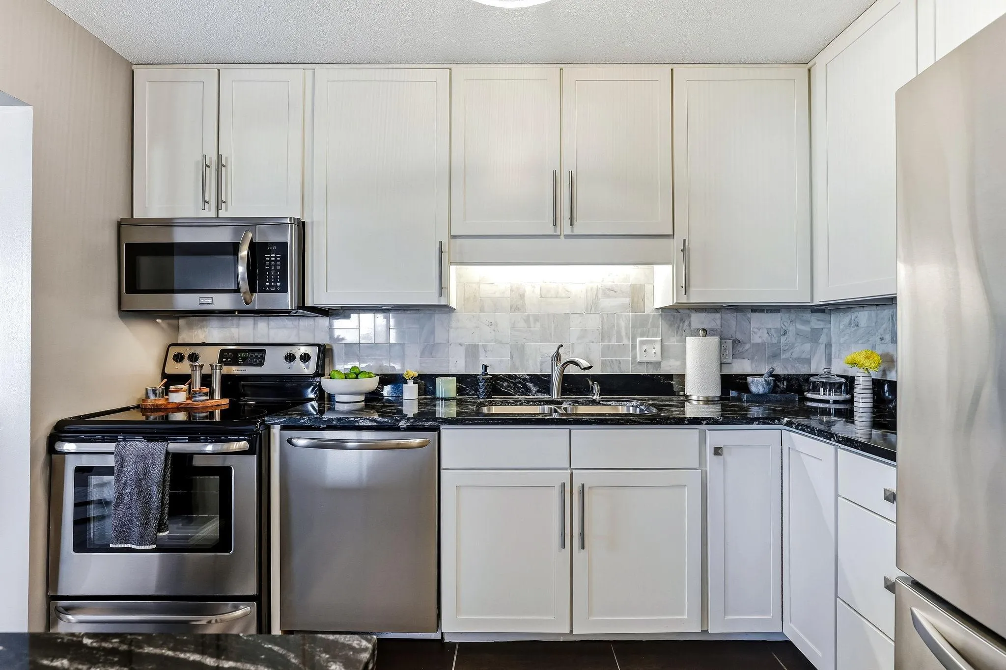 Photo 7 of 410 Groveland Avenue Unit 902