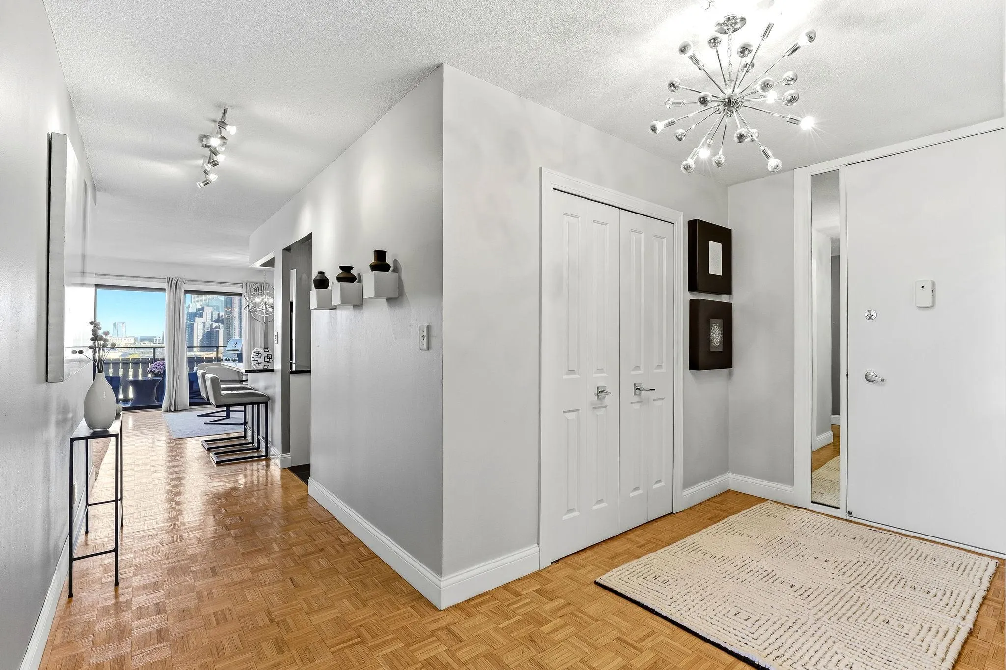 Photo 3 of 410 Groveland Avenue Unit 902