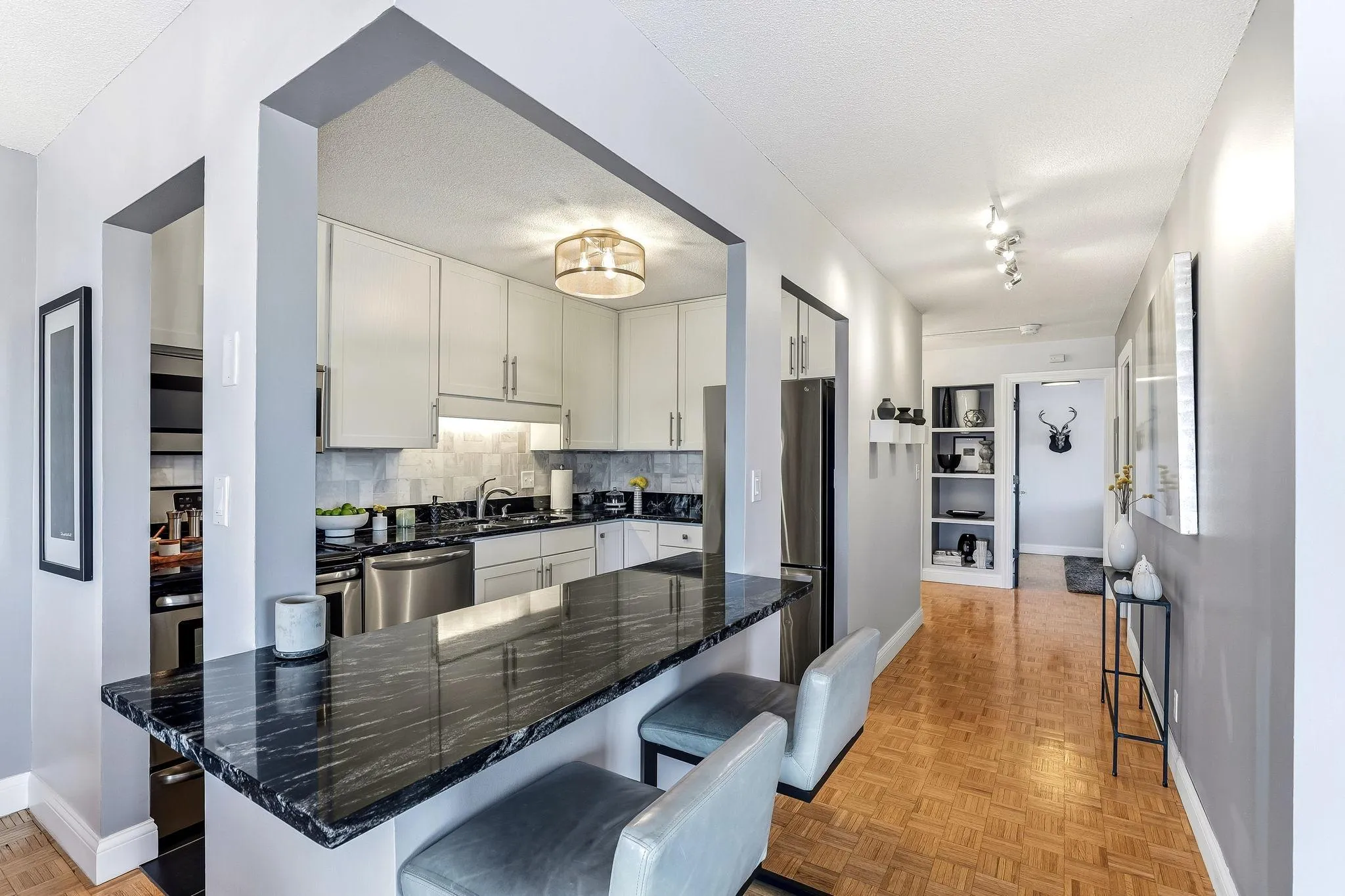 Photo 5 of 410 Groveland Avenue Unit 902