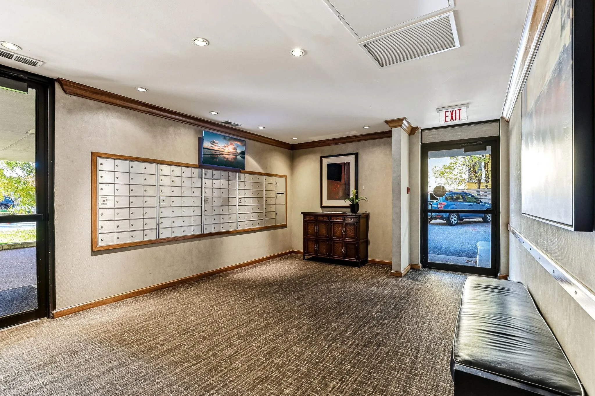 Photo 32 of 410 Groveland Avenue Unit 902
