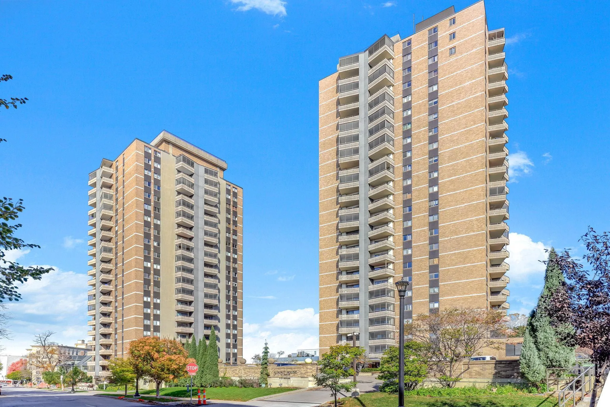 Photo 21 of 410 Groveland Avenue Unit 902