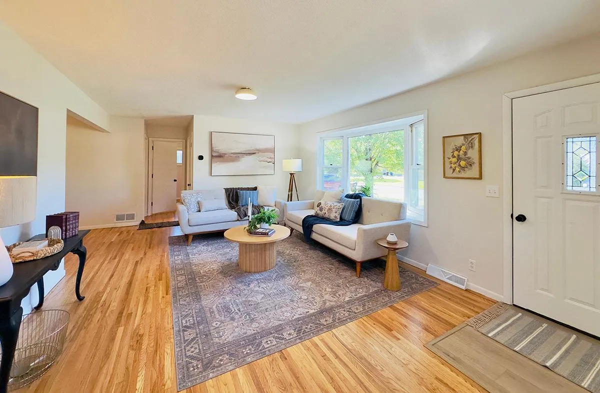 Photo 4 of 5611 6th Ne Street
