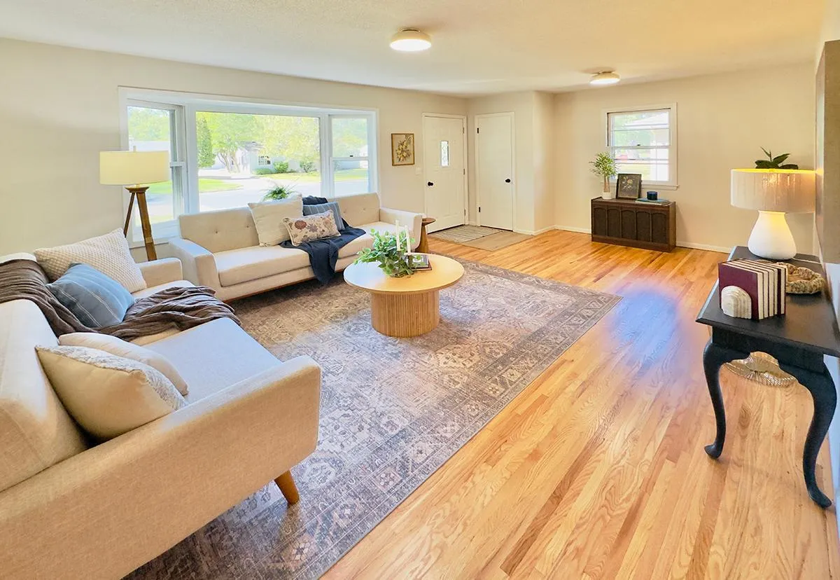 Photo 5 of 5611 6th Ne Street