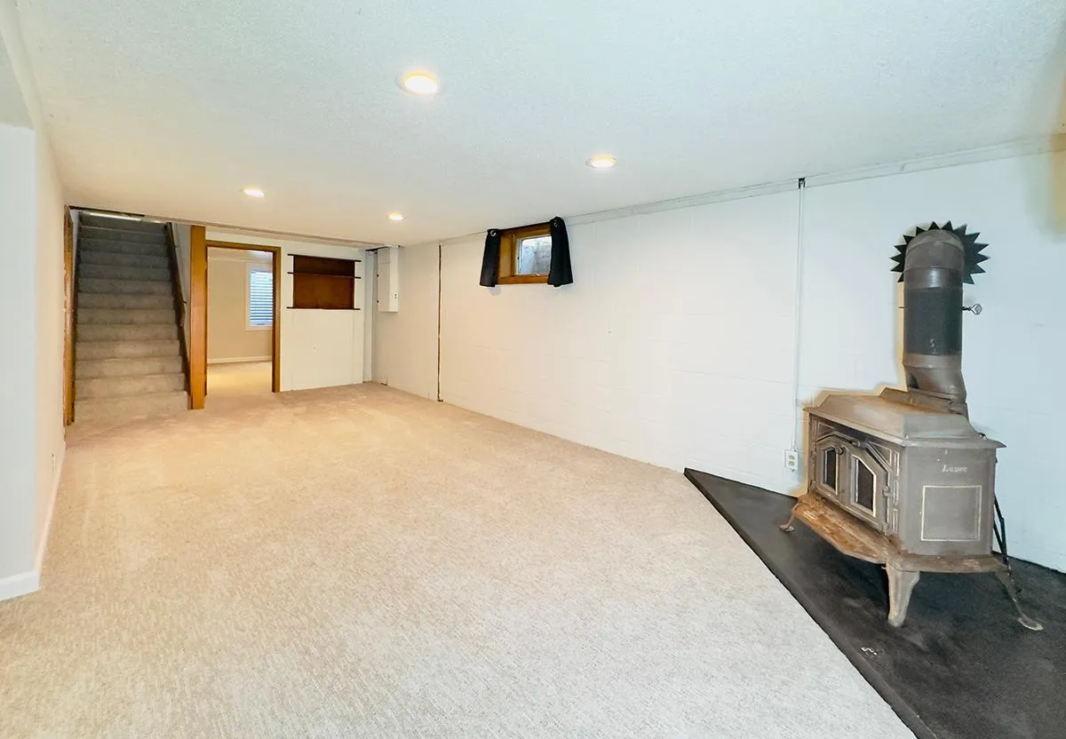 Photo 23 of 5611 6th Ne Street