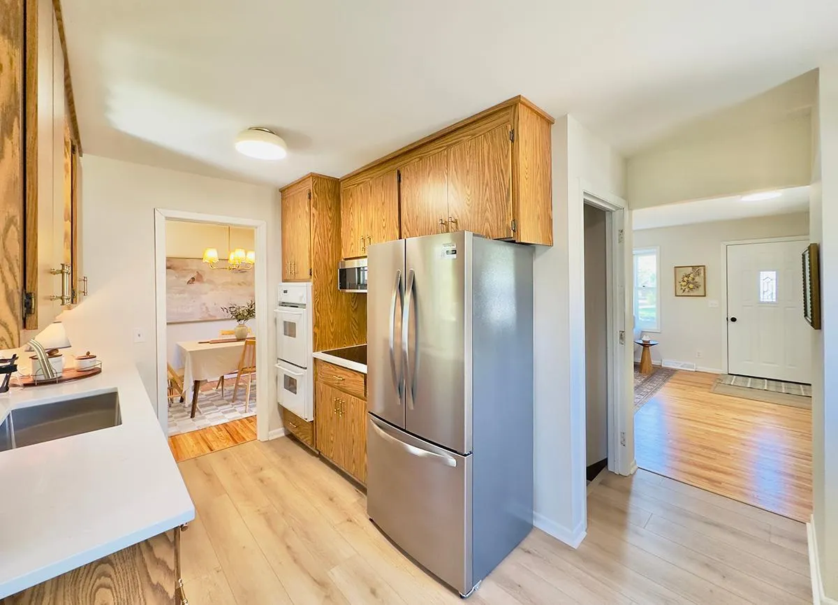 Photo 8 of 5611 6th Ne Street