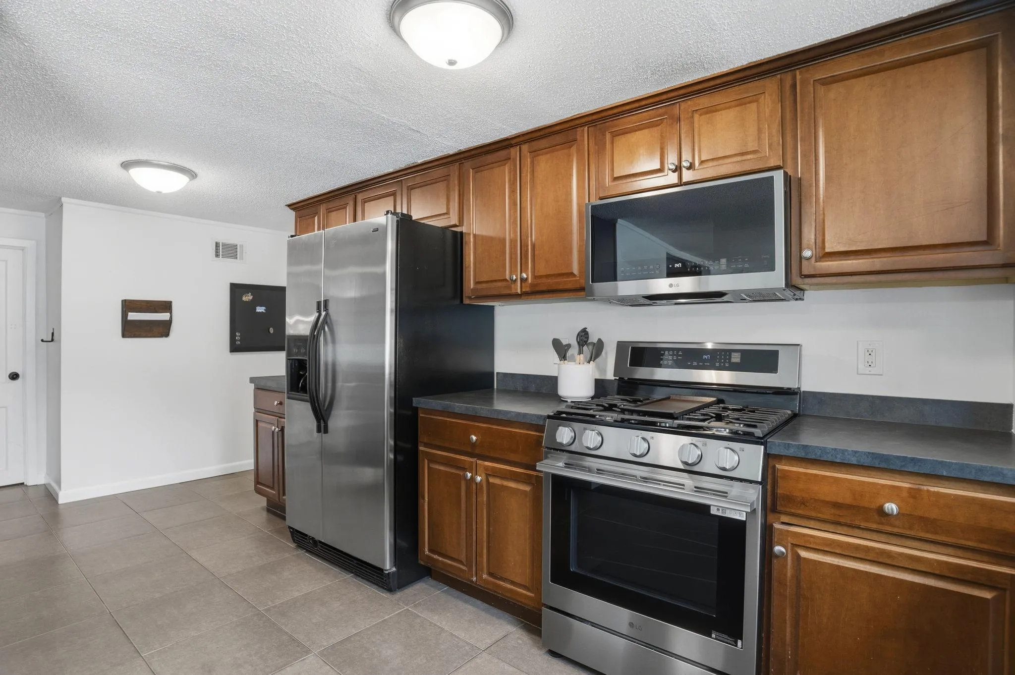 Photo 4 of 8841 Nicollet S Avenue