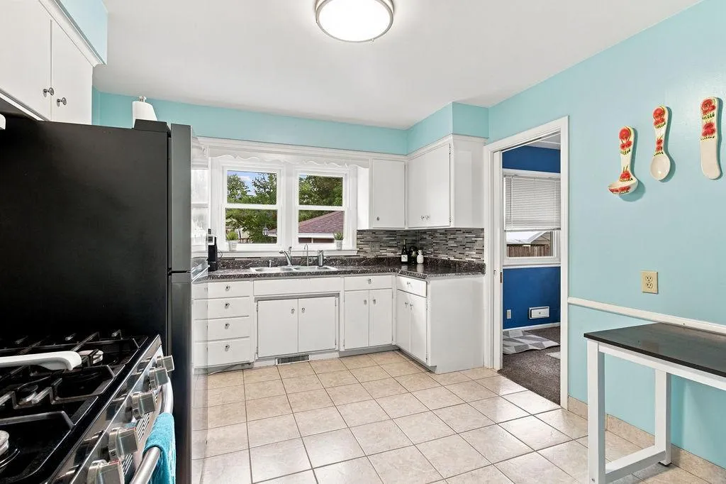 Photo 7 of 7221 16th S Avenue
