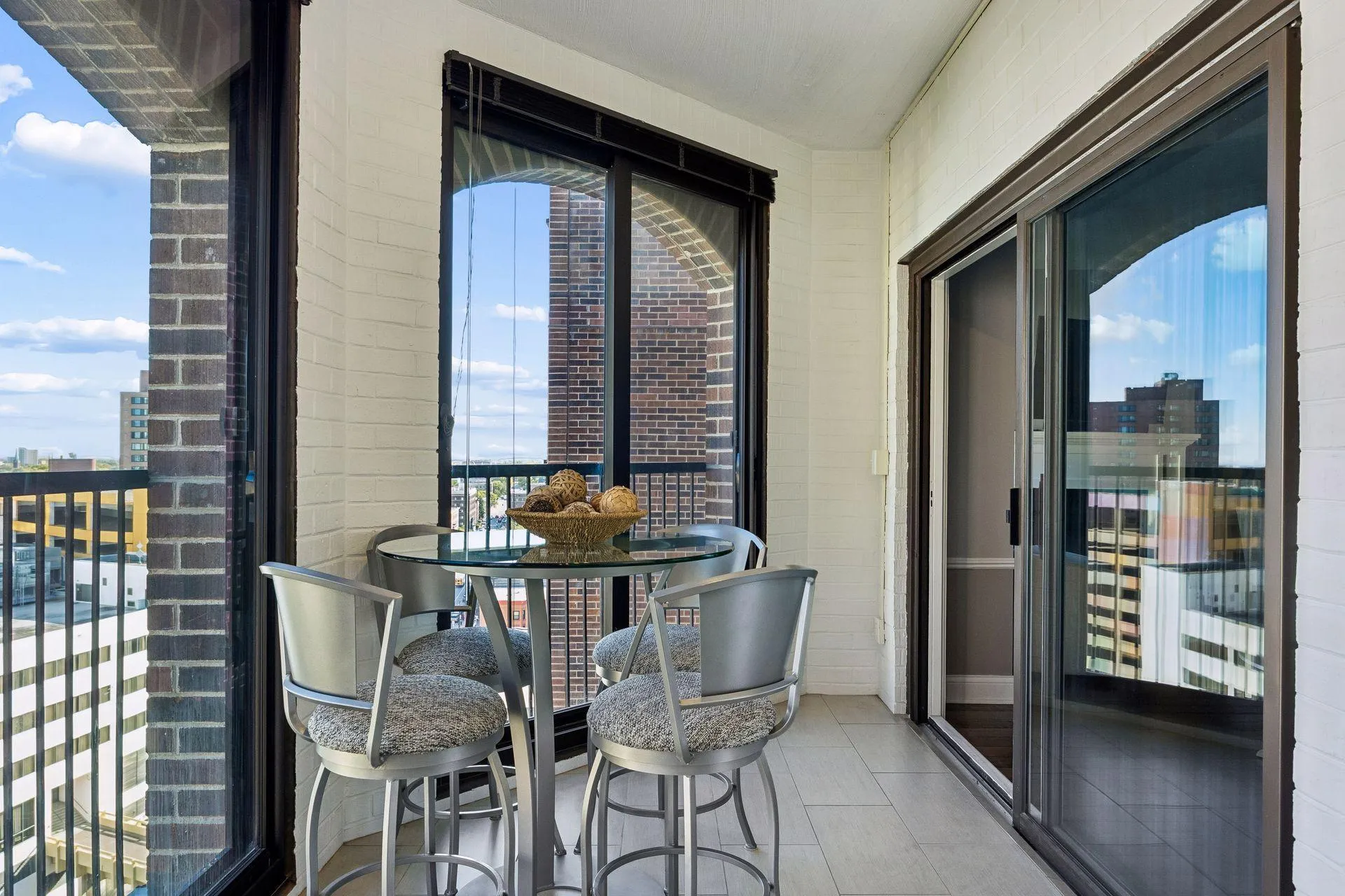 Photo 7 of 1235 Yale Place Unit 1307