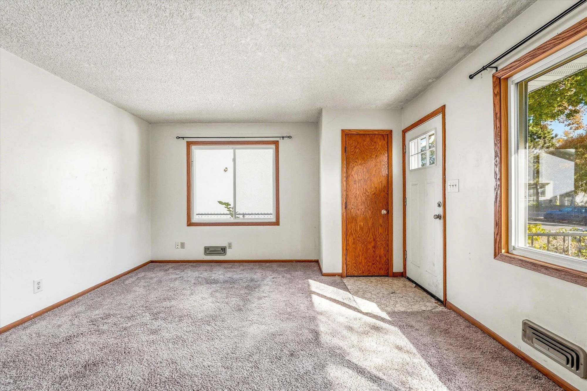 Photo 8 of 711 5th Se Avenue