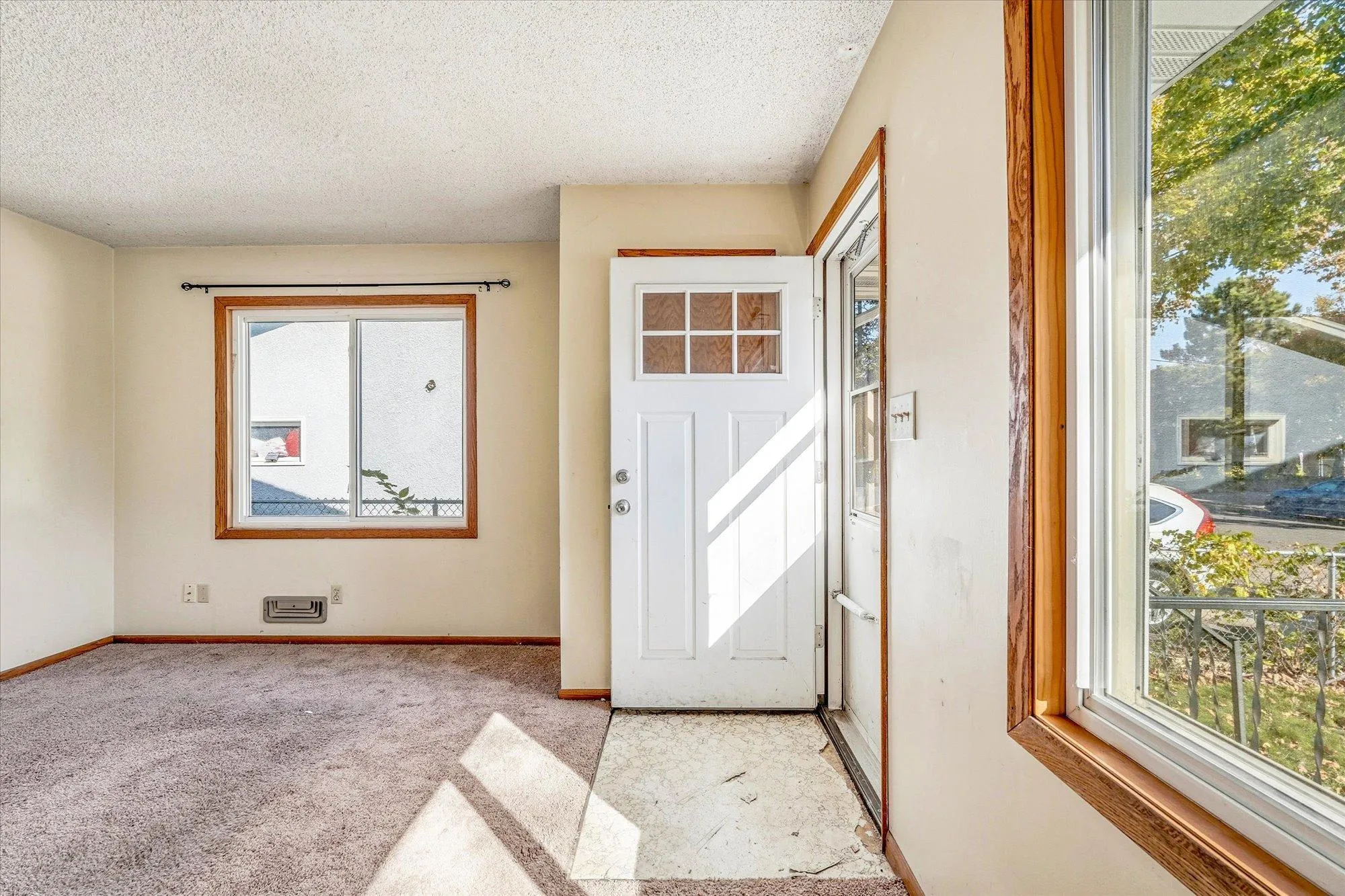 Photo 6 of 711 5th Se Avenue