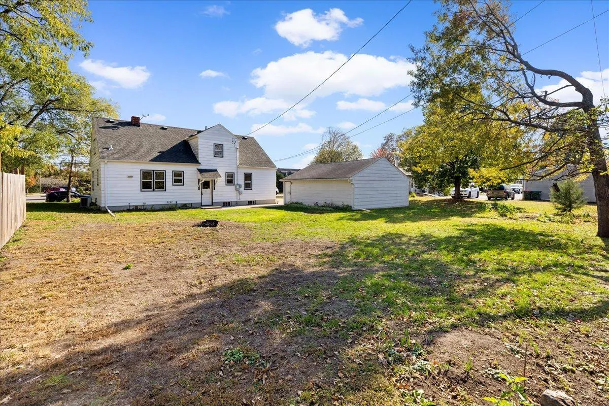 Photo 28 of 25 5th Se Avenue