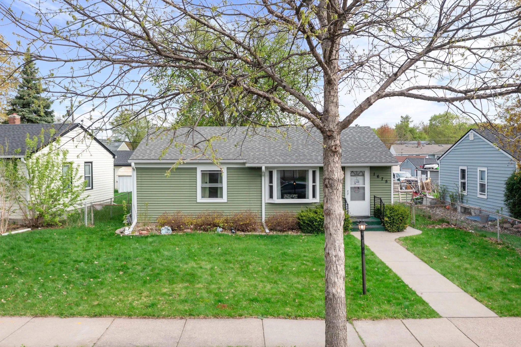 Photo 5 of 1675 Iowa E Avenue