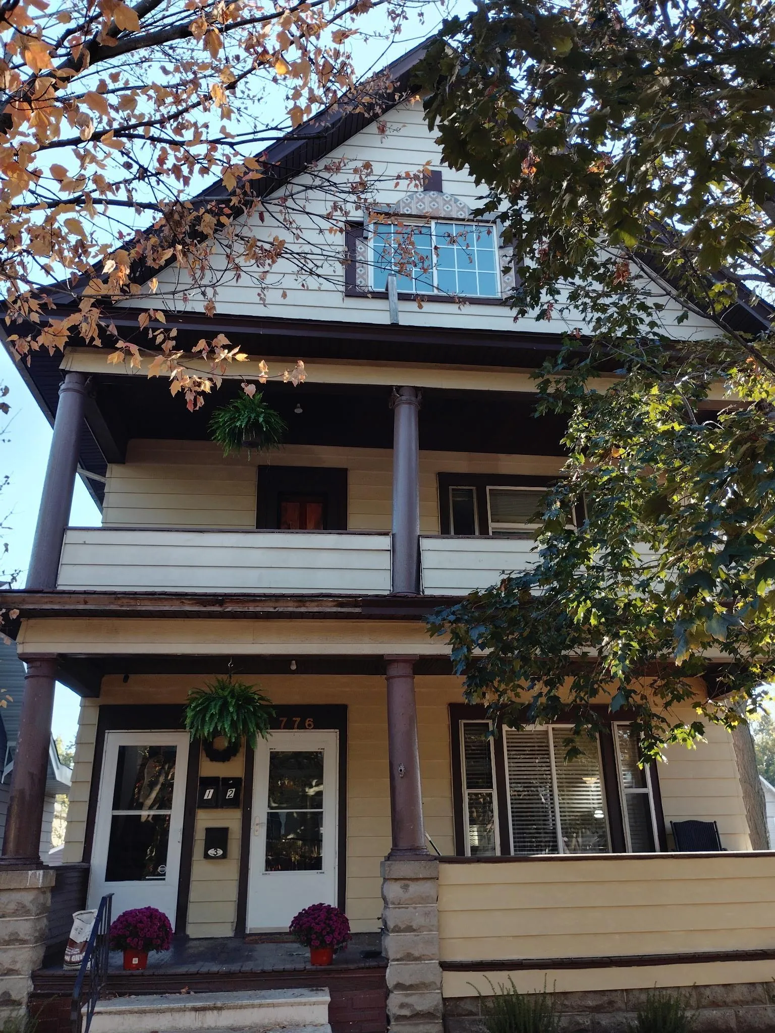 Photo 2 of 776 Aurora Avenue
