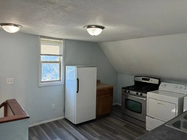 Photo 39 of 776 Aurora Avenue