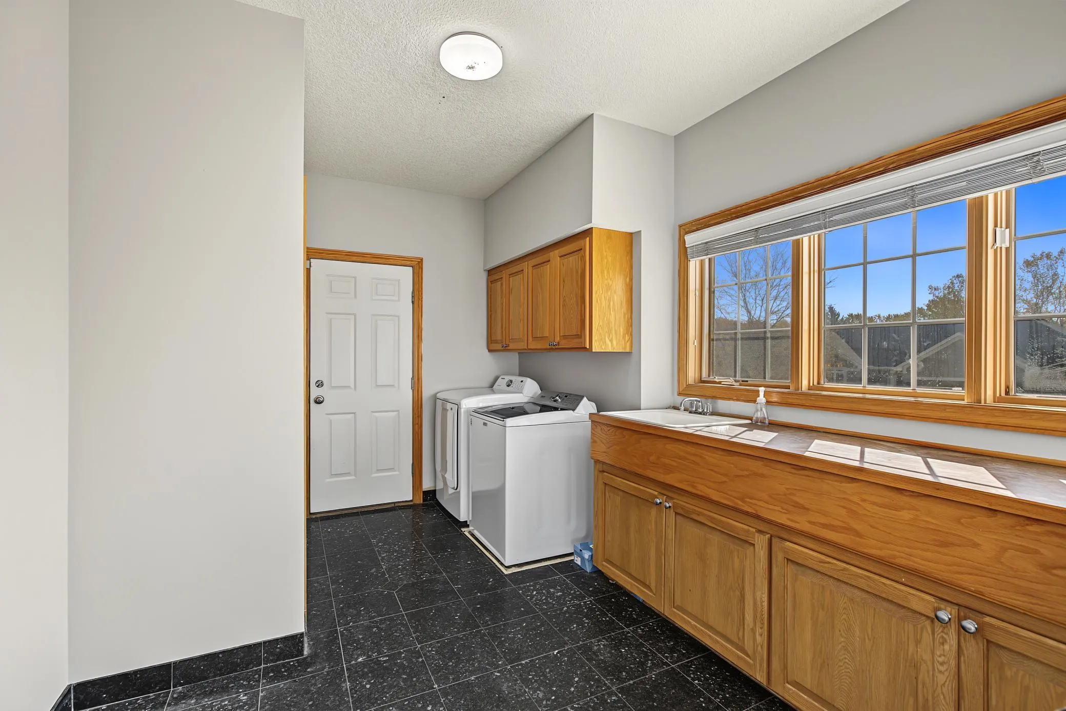 Photo 4 of 18134 Jarl Court