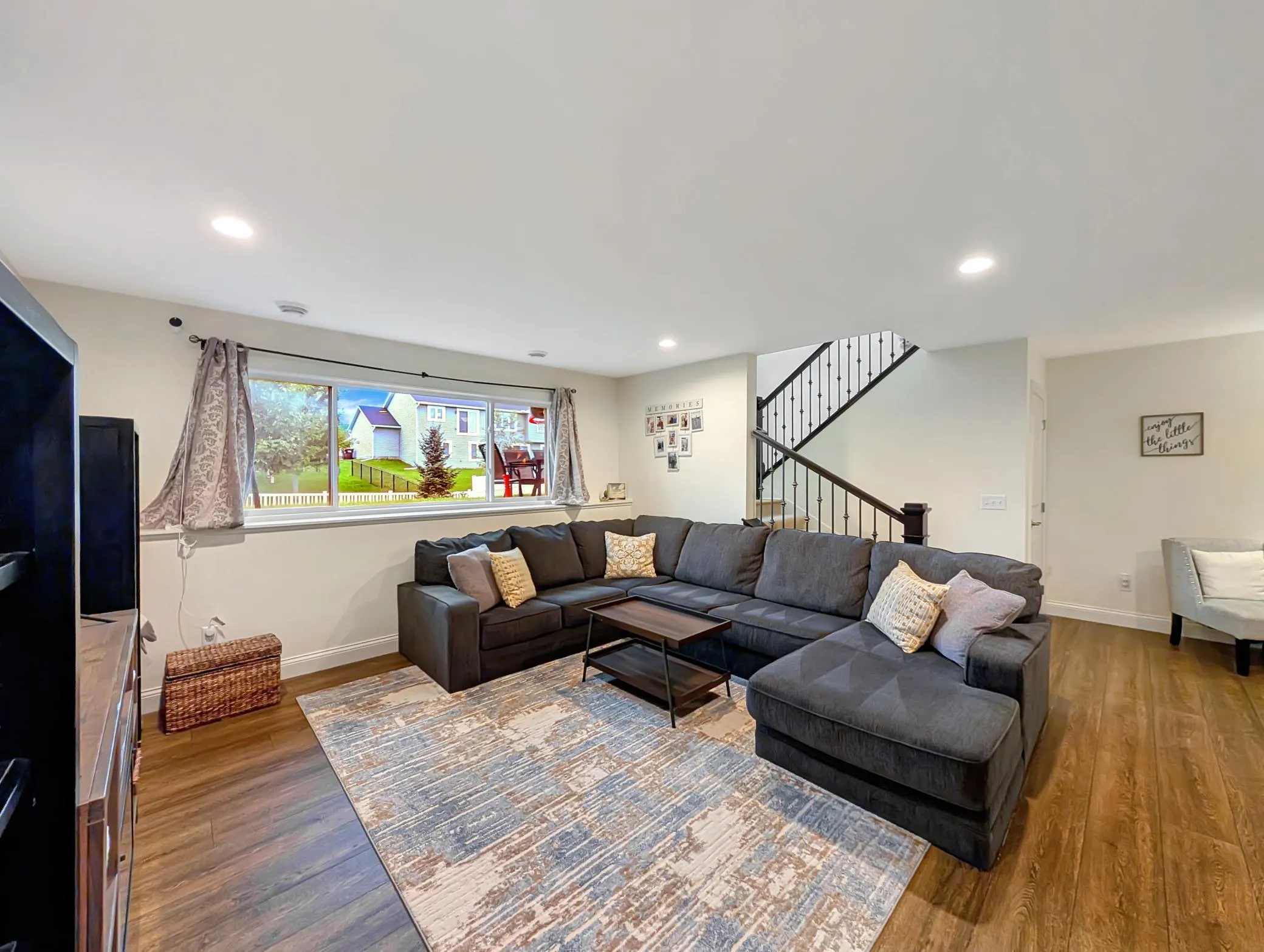 Photo 5 of 6966 94th S Street