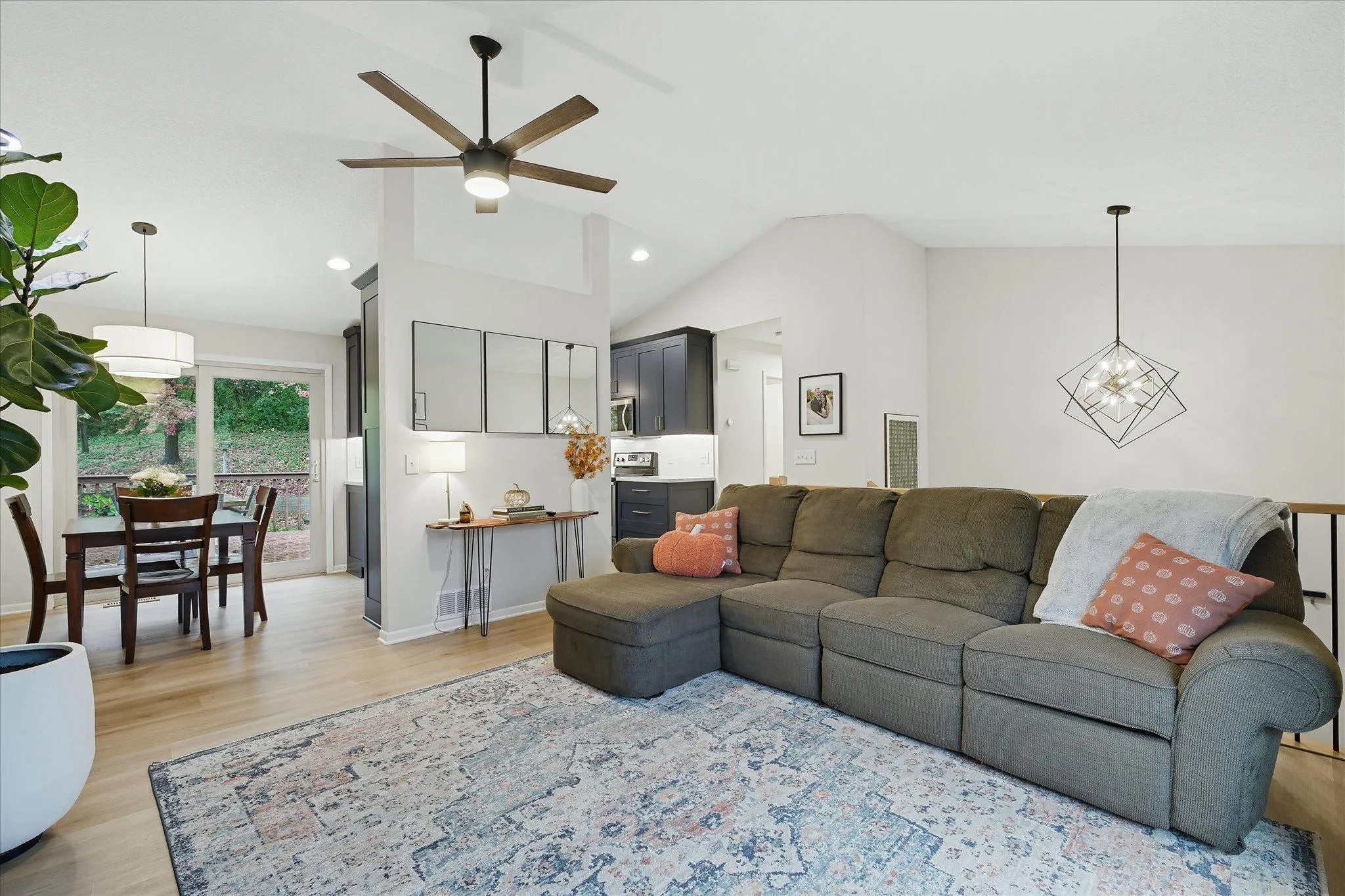 Photo 4 of 3506 Coachman Road