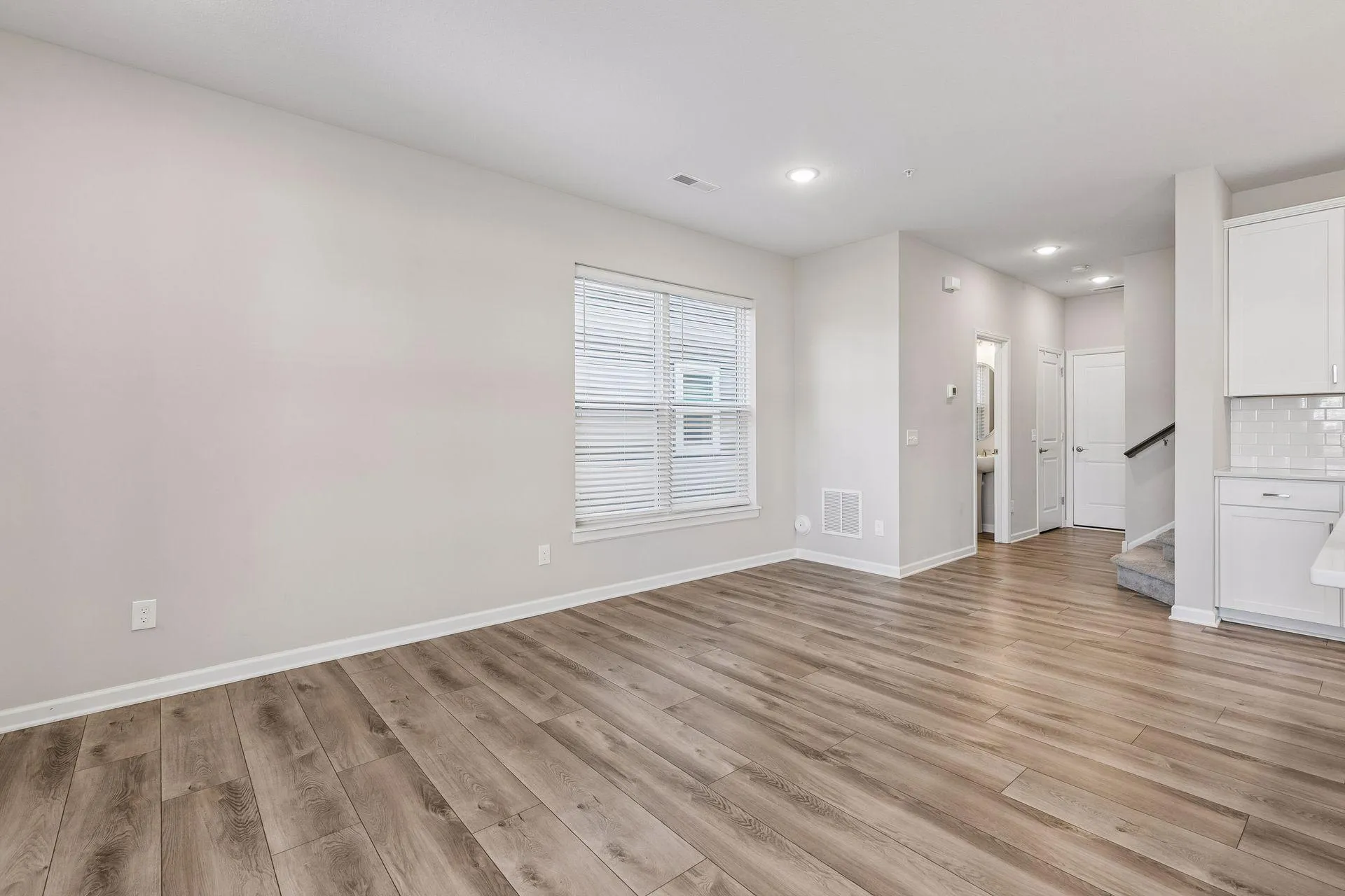 Photo 11 of 14524 Twin Lakes Circle
