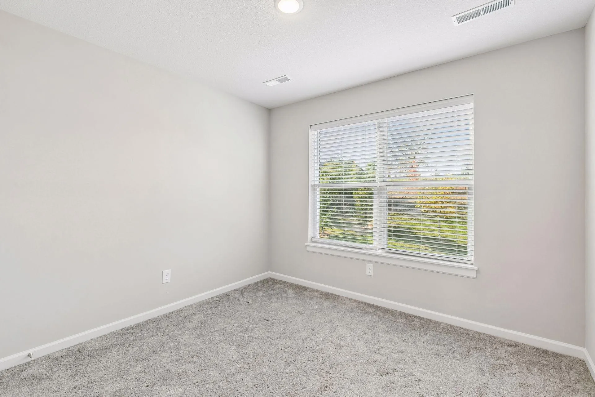 Photo 31 of 14524 Twin Lakes Circle