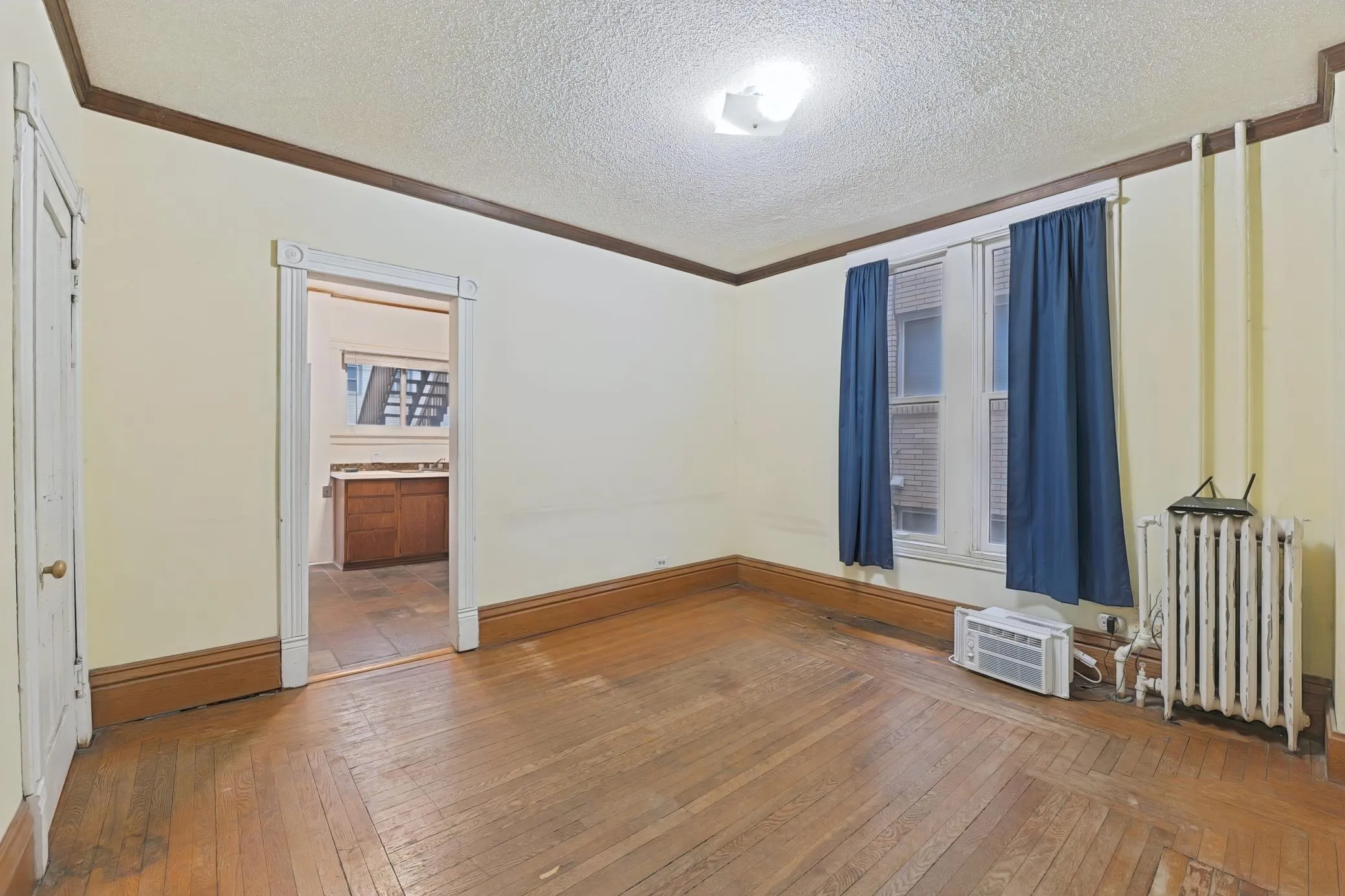 Photo 11 of 2501 Bryant S Avenue
