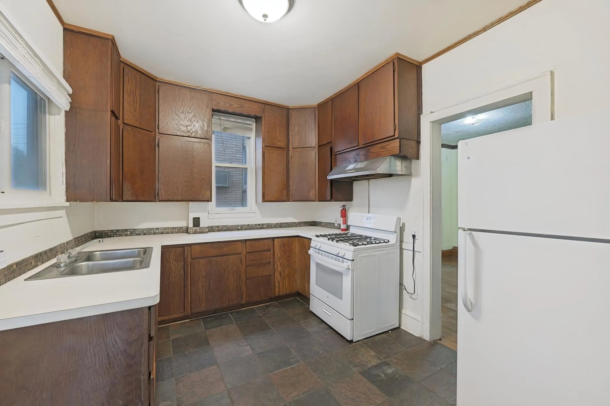 Photo 15 of 2501 Bryant S Avenue