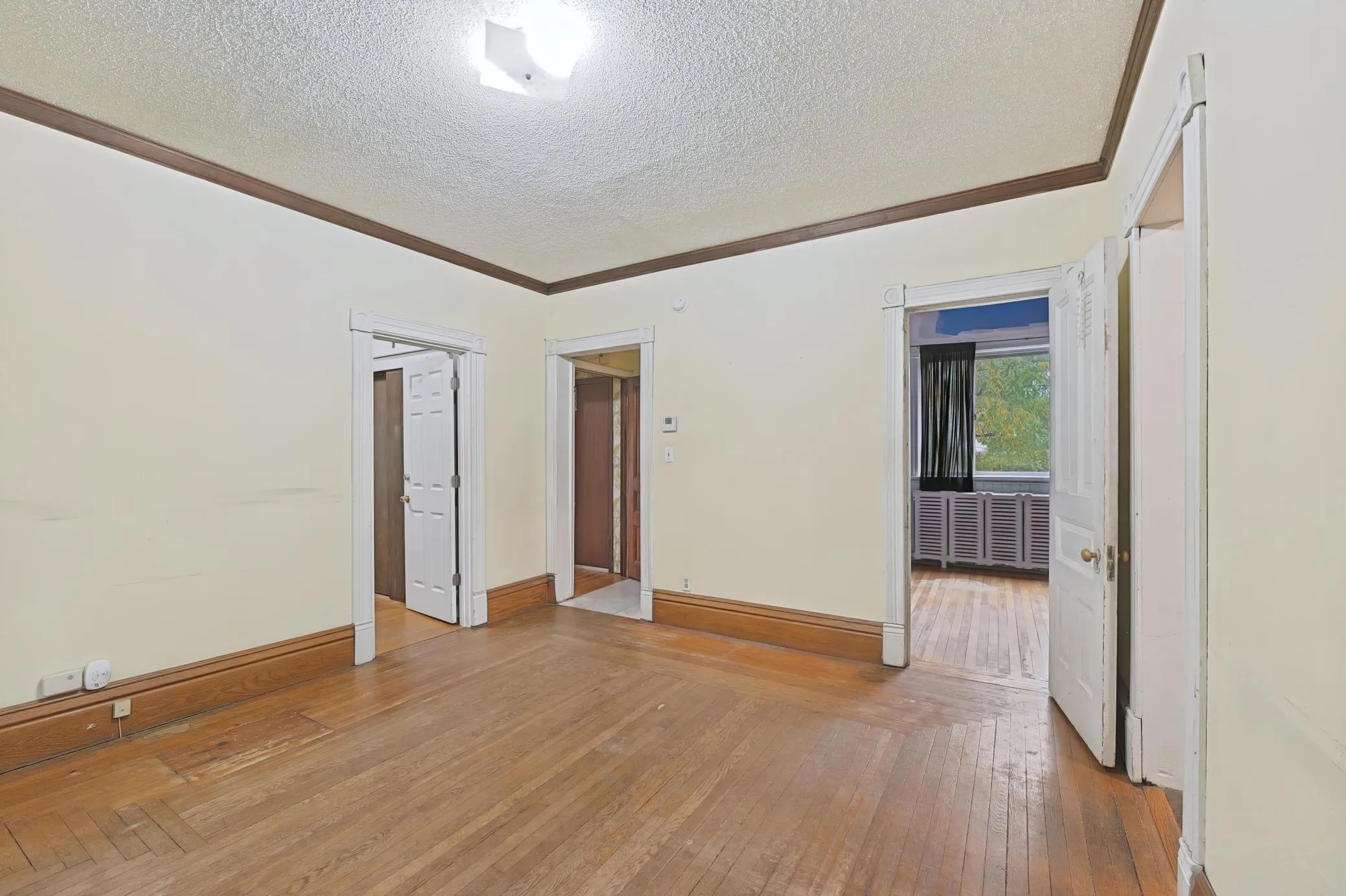 Photo 13 of 2501 Bryant S Avenue