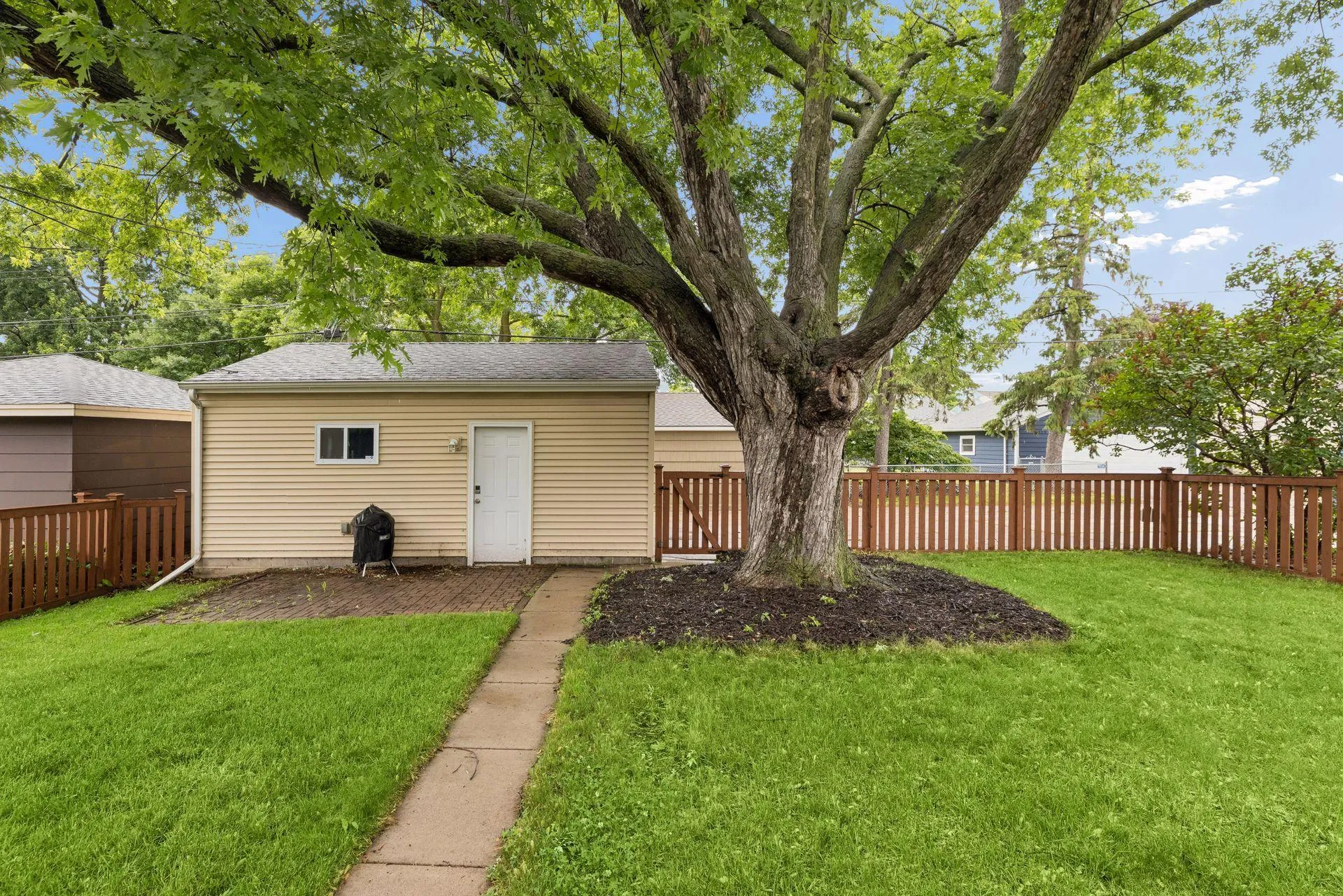 Photo 8 of 6032 Logan S Avenue