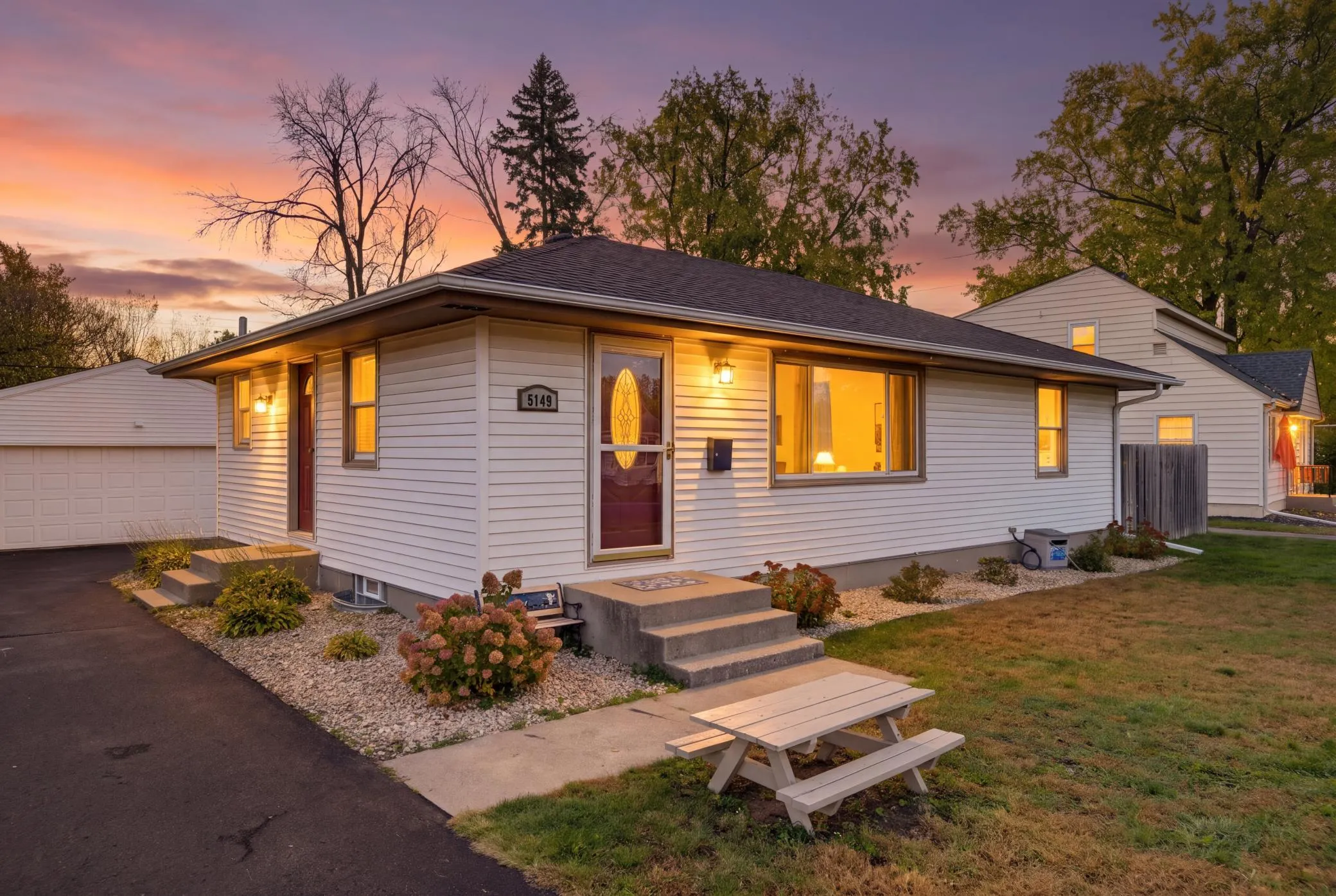 5149 Horizon Ne Drive