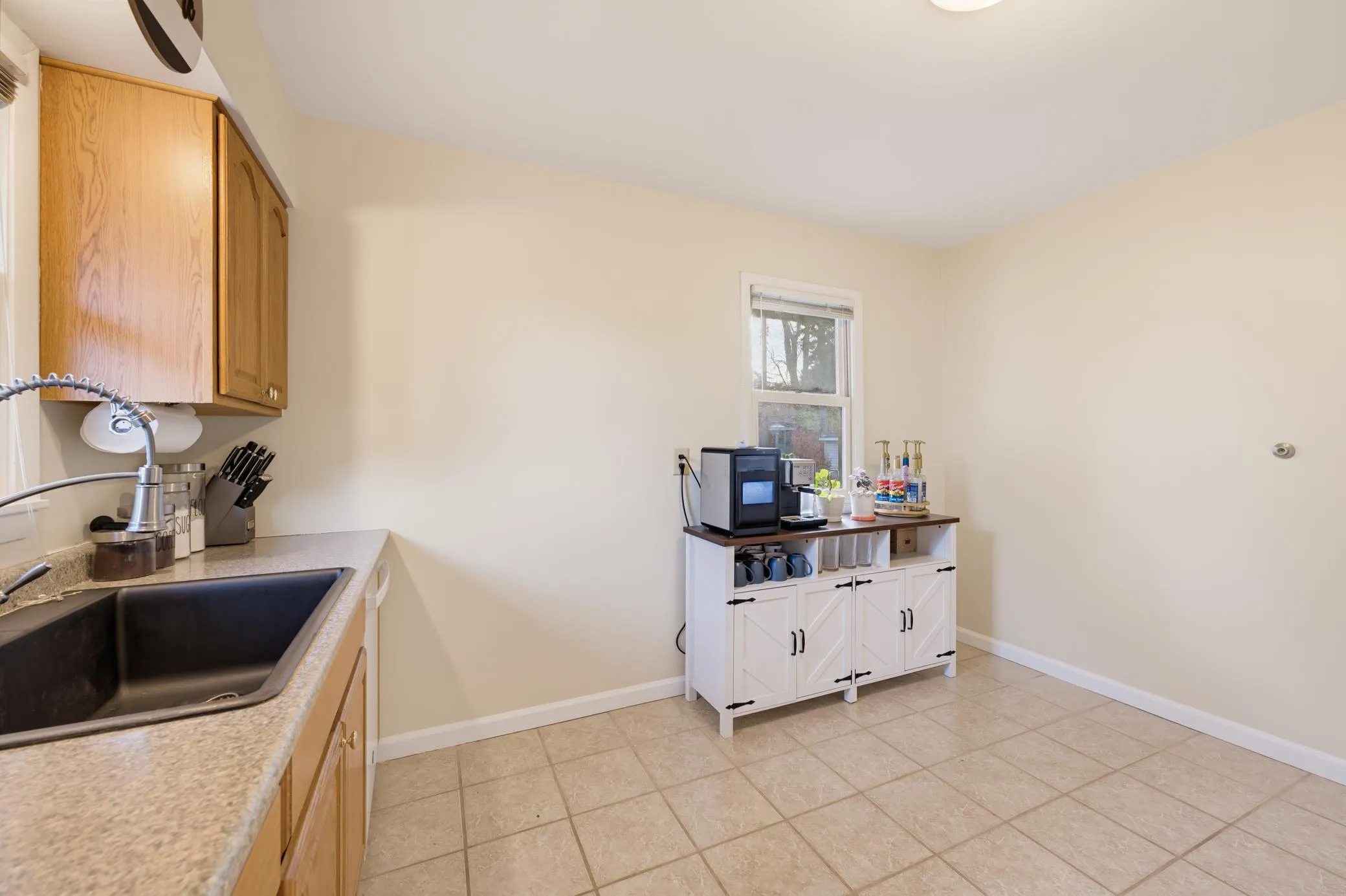 Photo 9 of 5149 Horizon Ne Drive