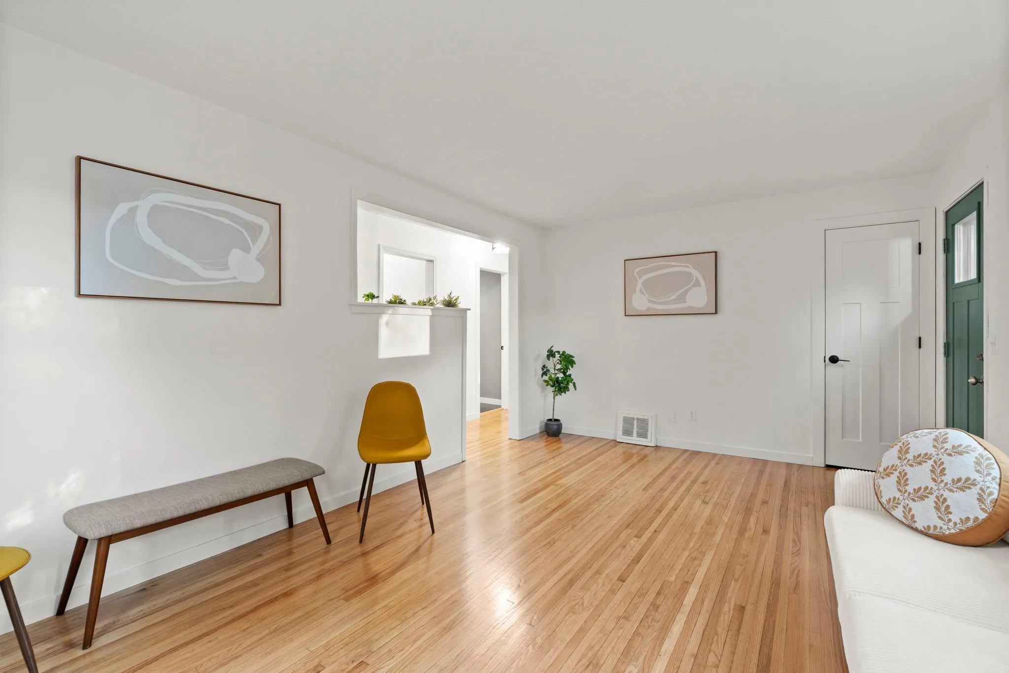 Photo 4 of 4740 Edgewood N Avenue