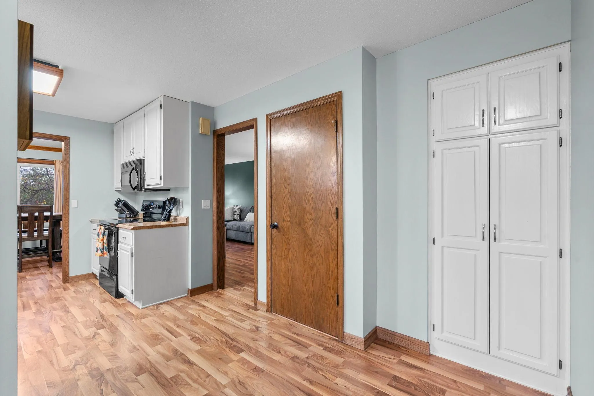 Photo 4 of 12452 Redwood Nw Street
